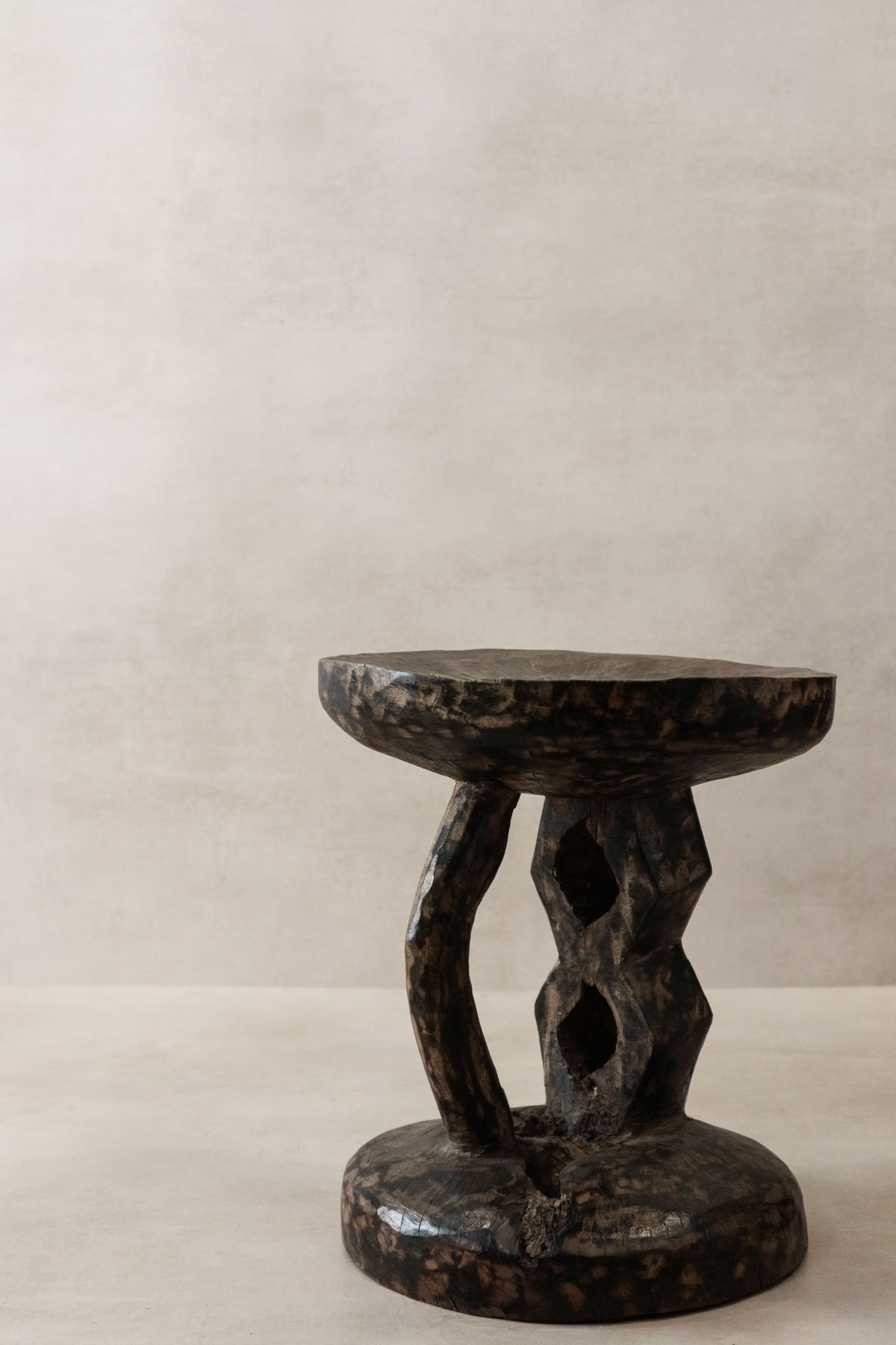 Tonga Stool - 101.2