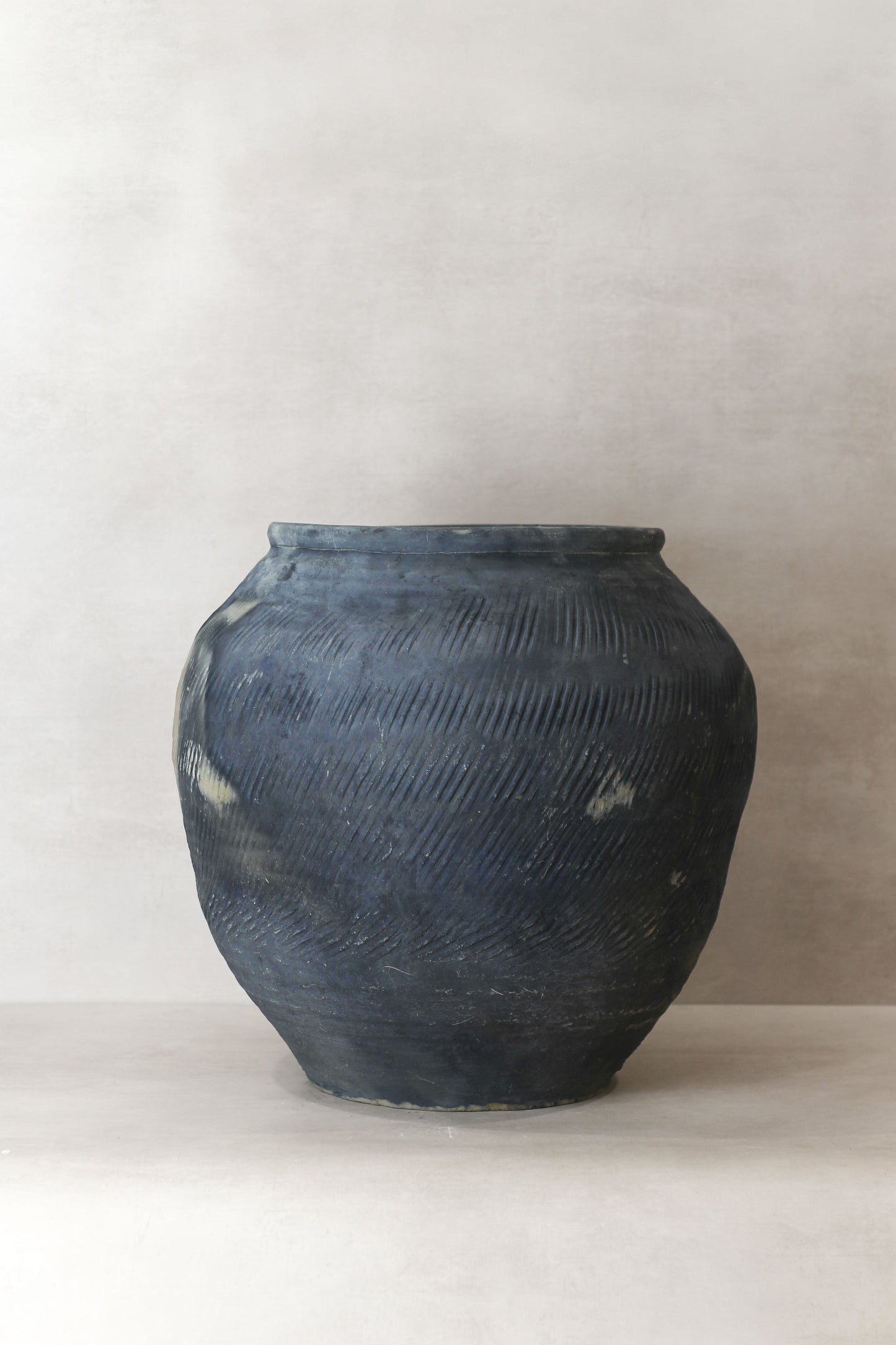 Vintage Textured Grey Pot - VT06