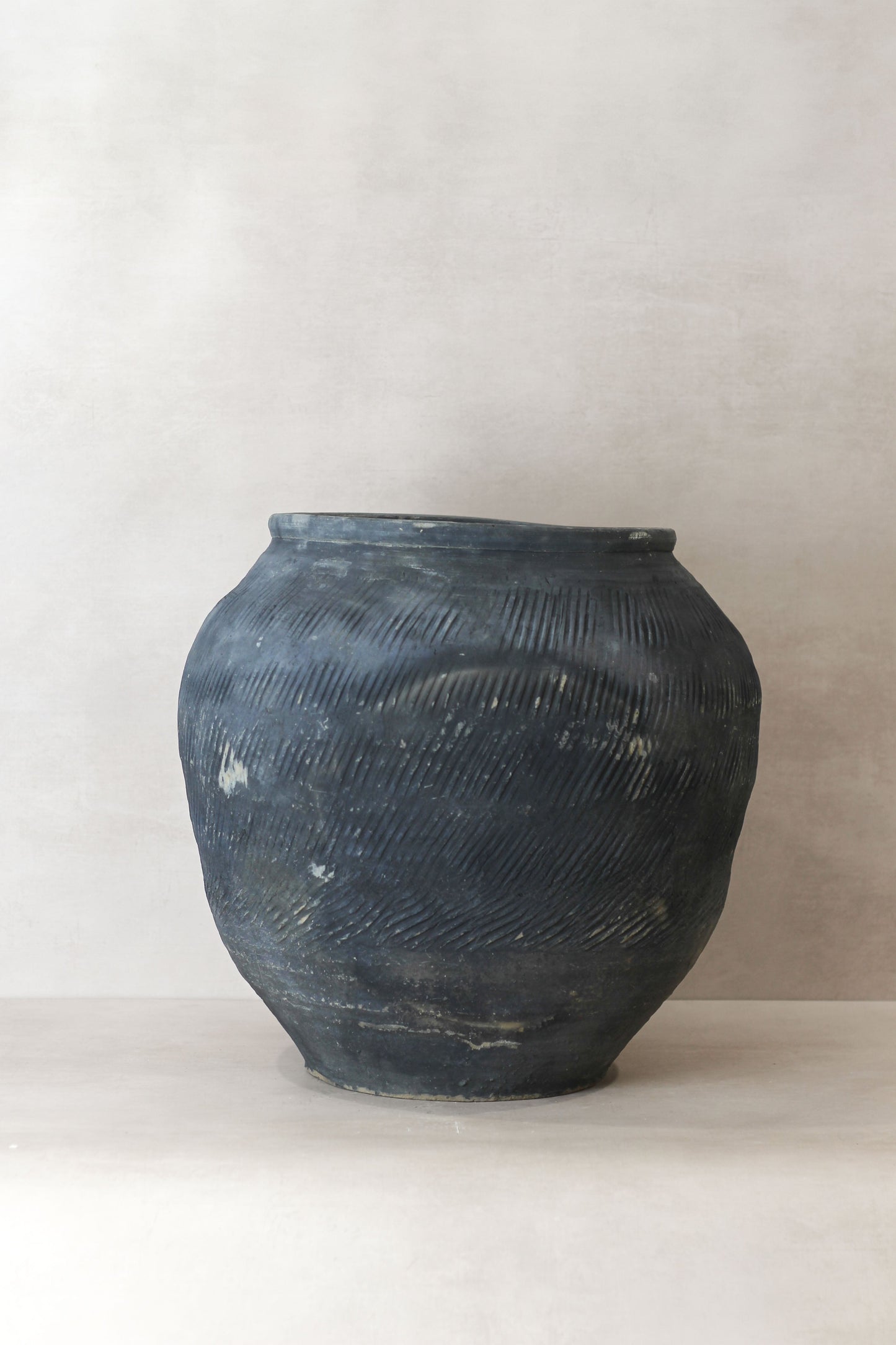 Vintage Textured Grey Pot - VT06