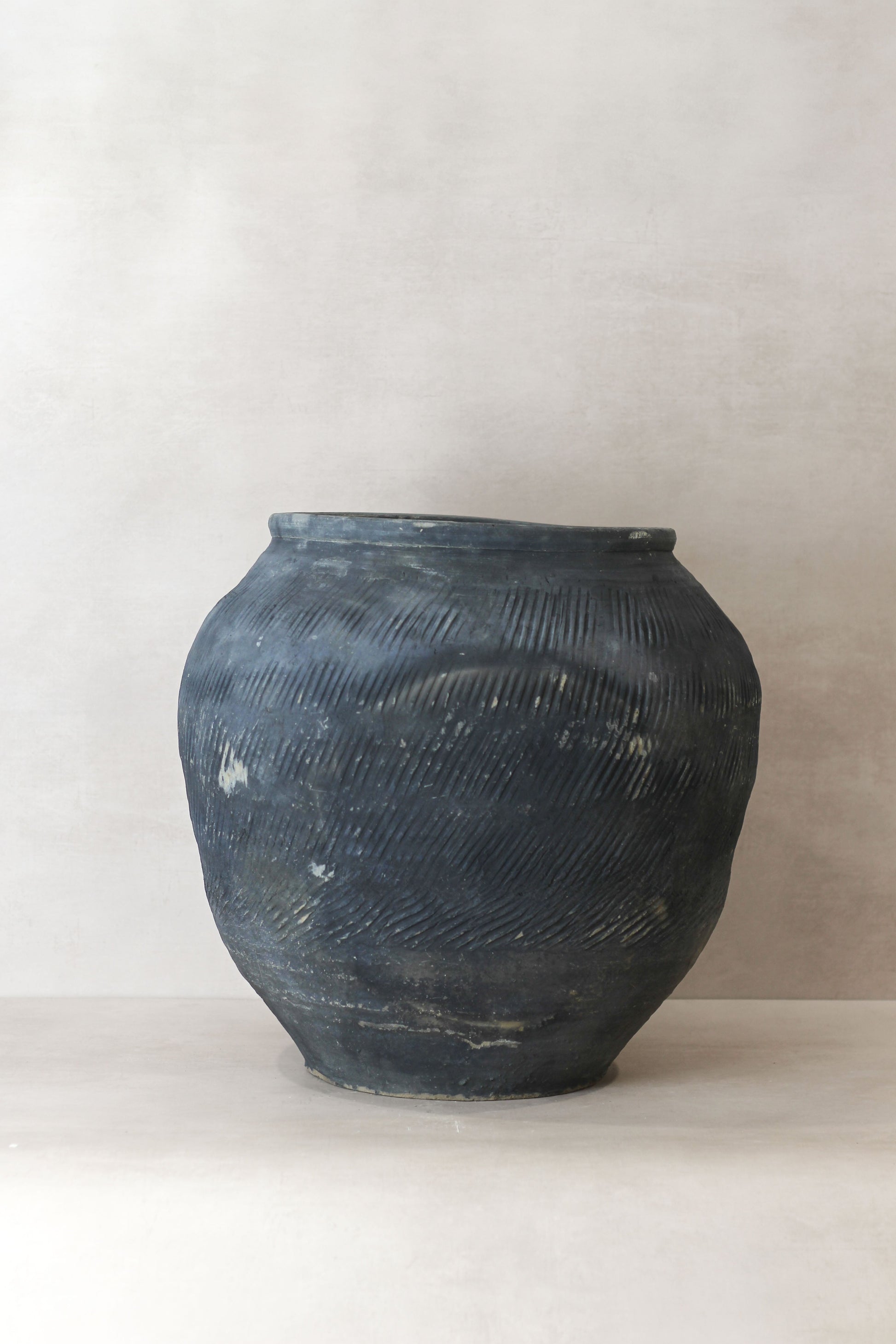 Vintage Textured Grey Pot - VT06