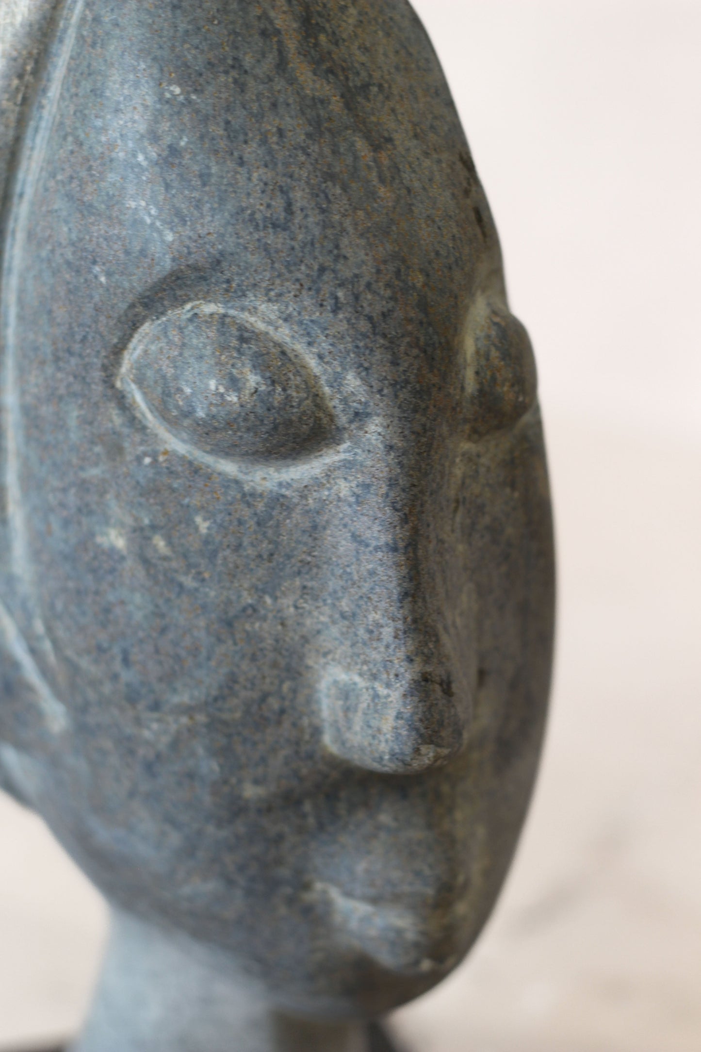 Stone head sculpture by Rizimu Chiwawa Zimbabwe (3110)
