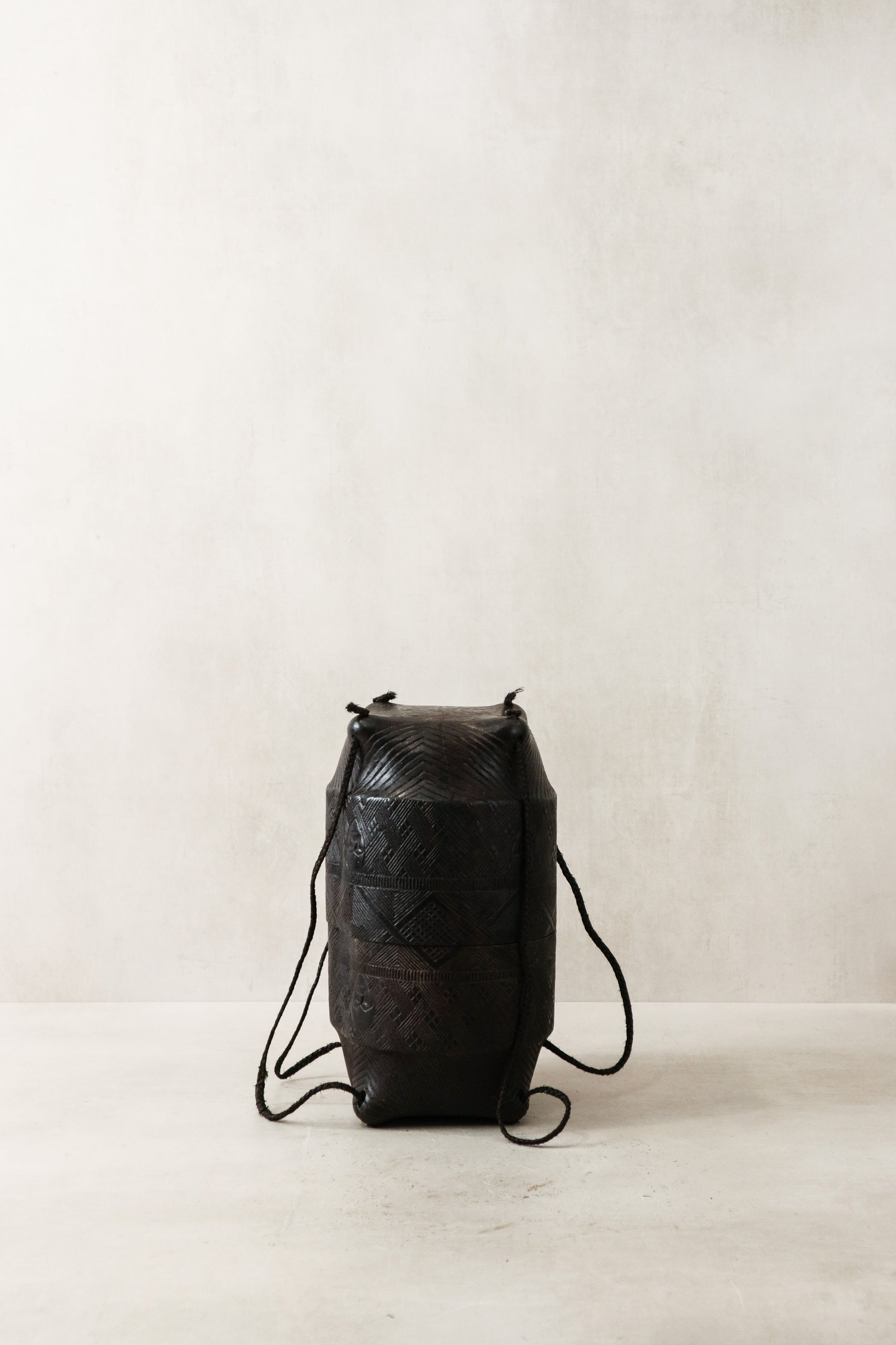 Kuba Carved Cylindric Box - 53.2