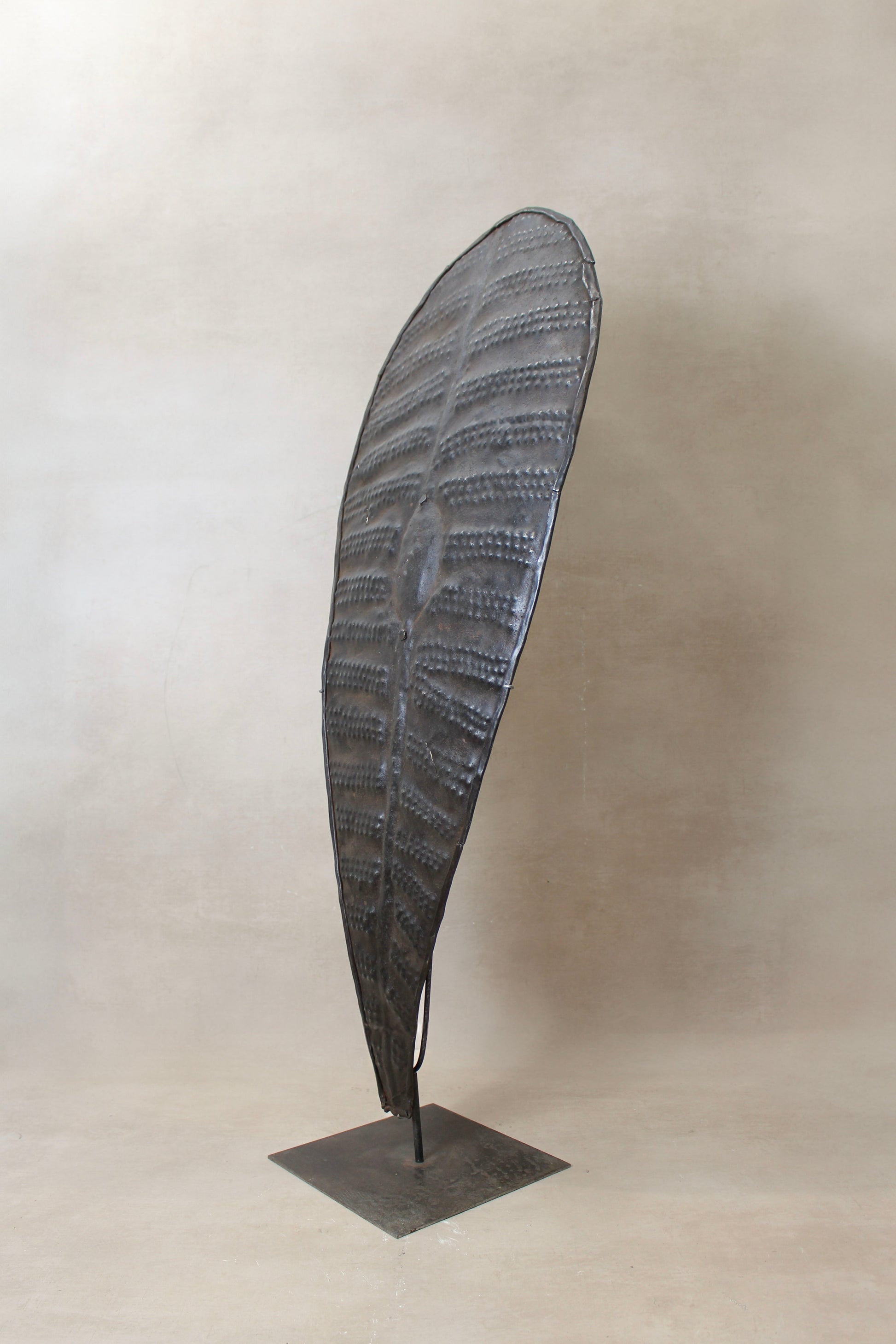 Vintage Sudanese Dinka Shield - 44.1