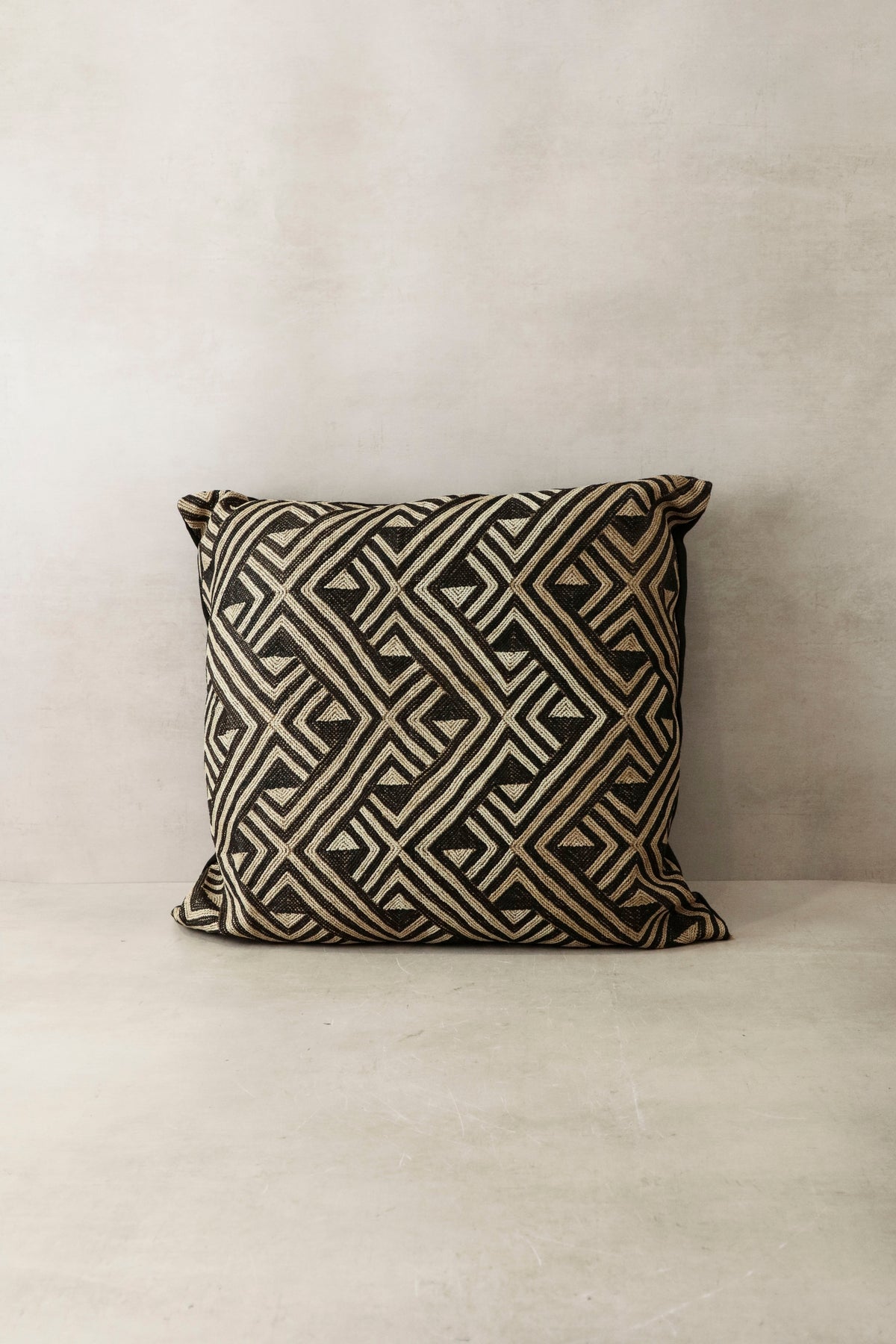Showa cloth cushion - 74.1