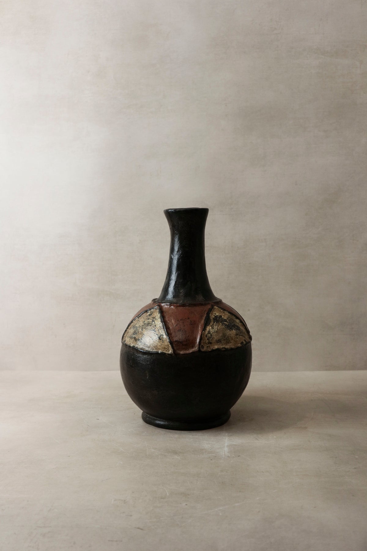 Mangbetu Clay Vase, Tanzania - 41.2