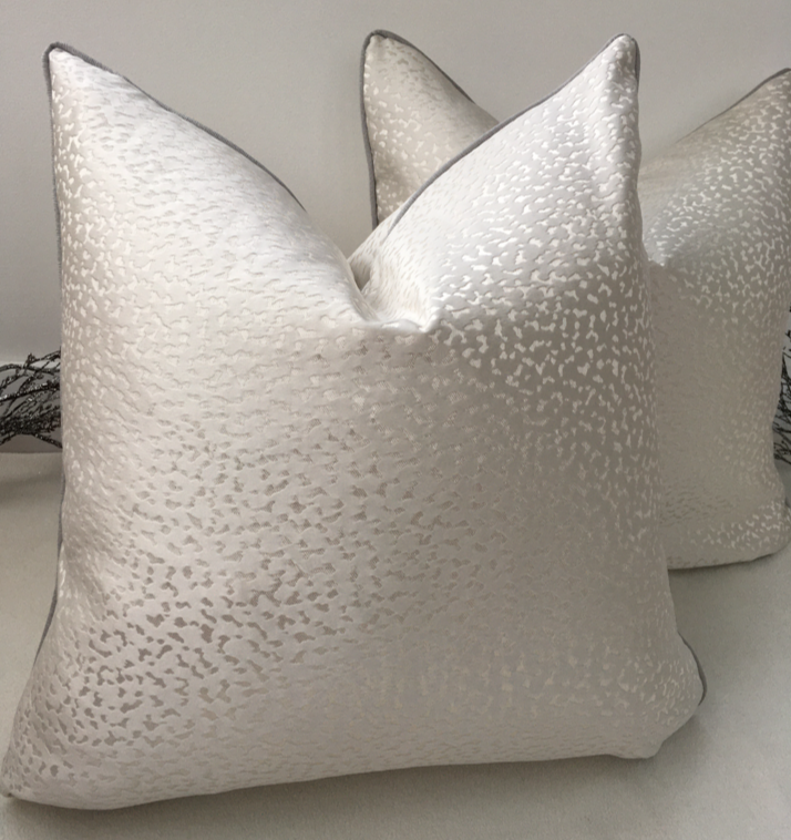 The Couture Cushion - The Ivory Mossimo - Style No. 20