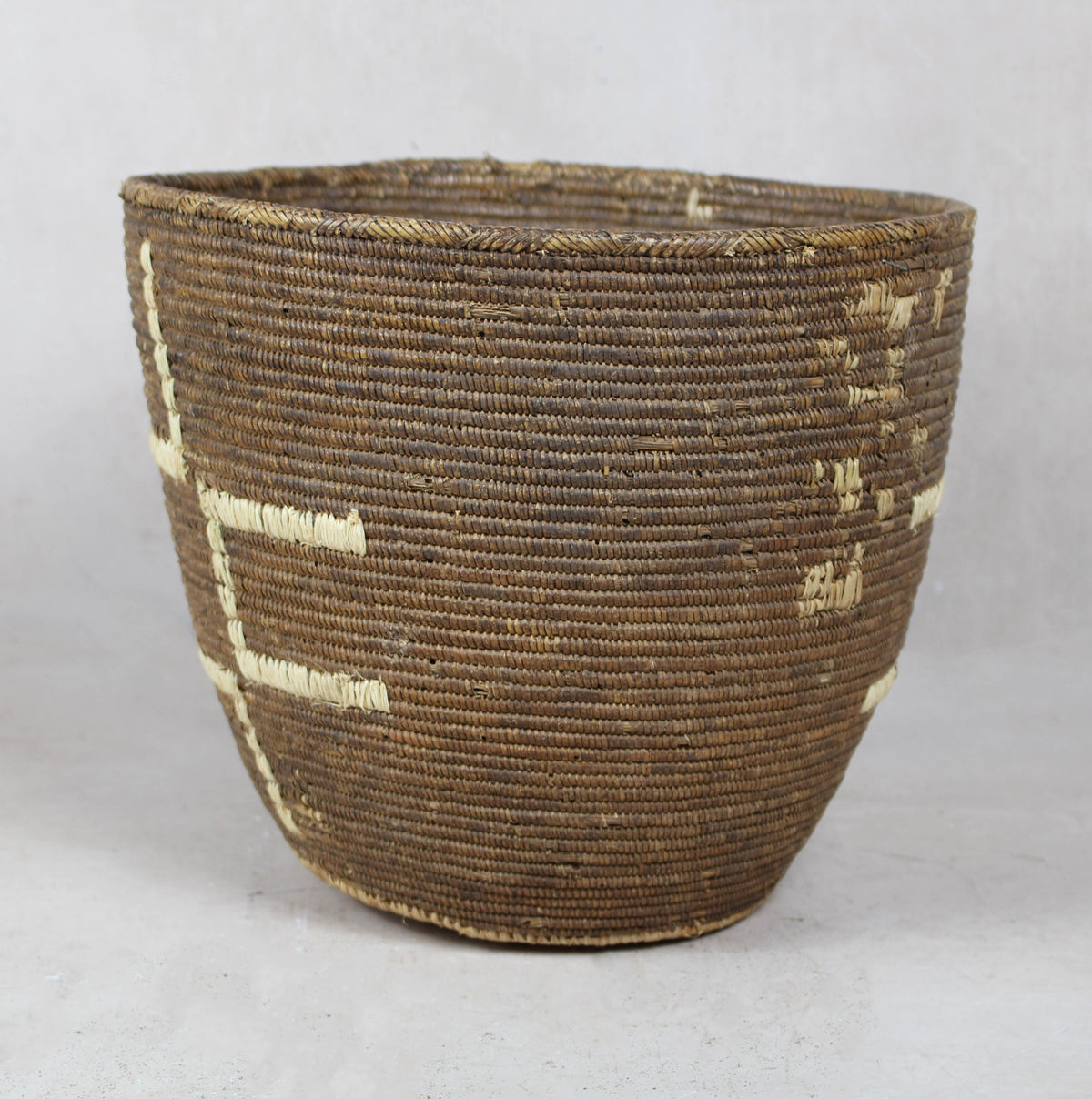 Vintage Tutsi Basket - Rwanda - 106.5