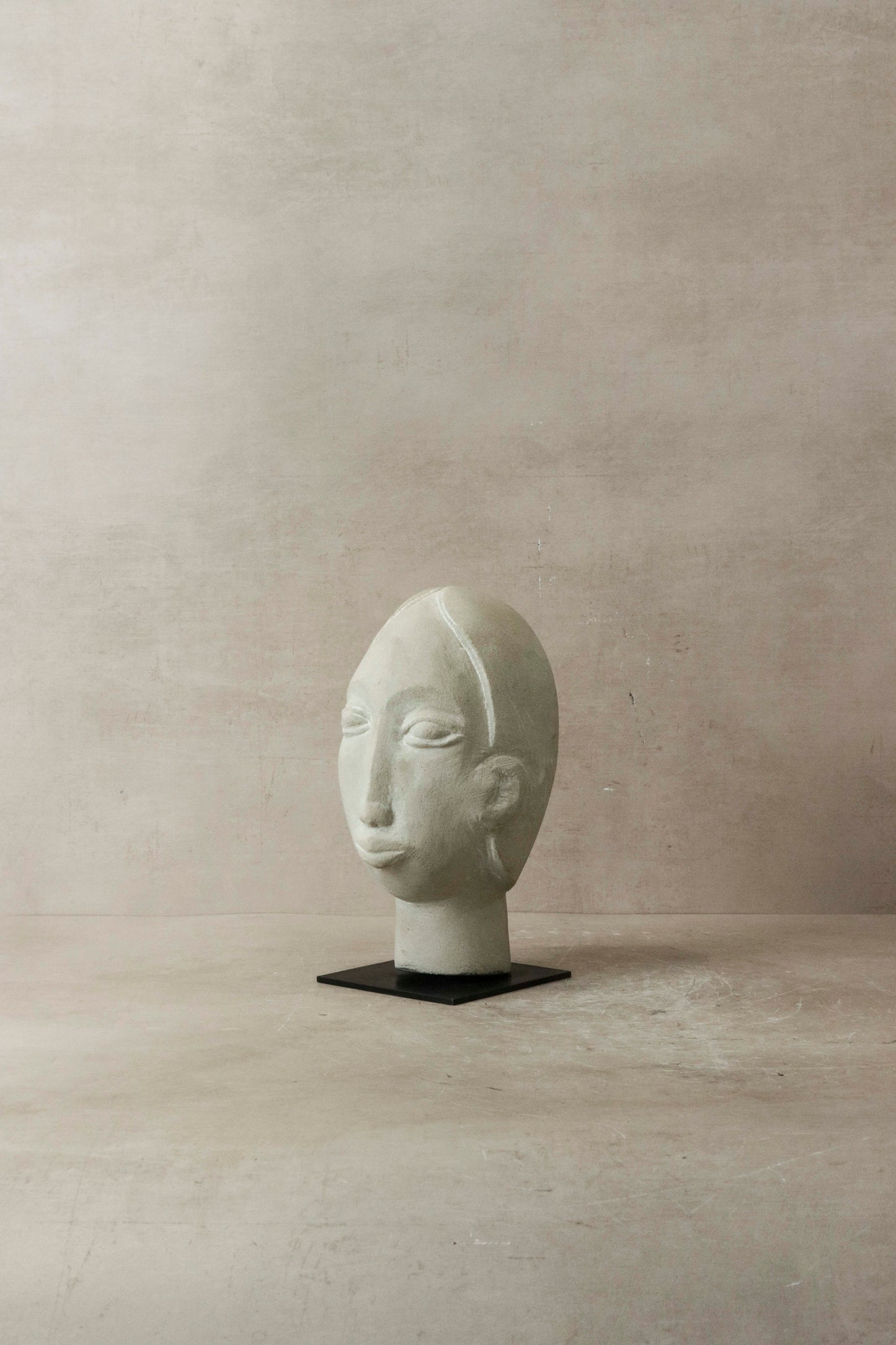 Stone head sculpture by Rizimu Chiwawa, Zimbabwe - 31.05