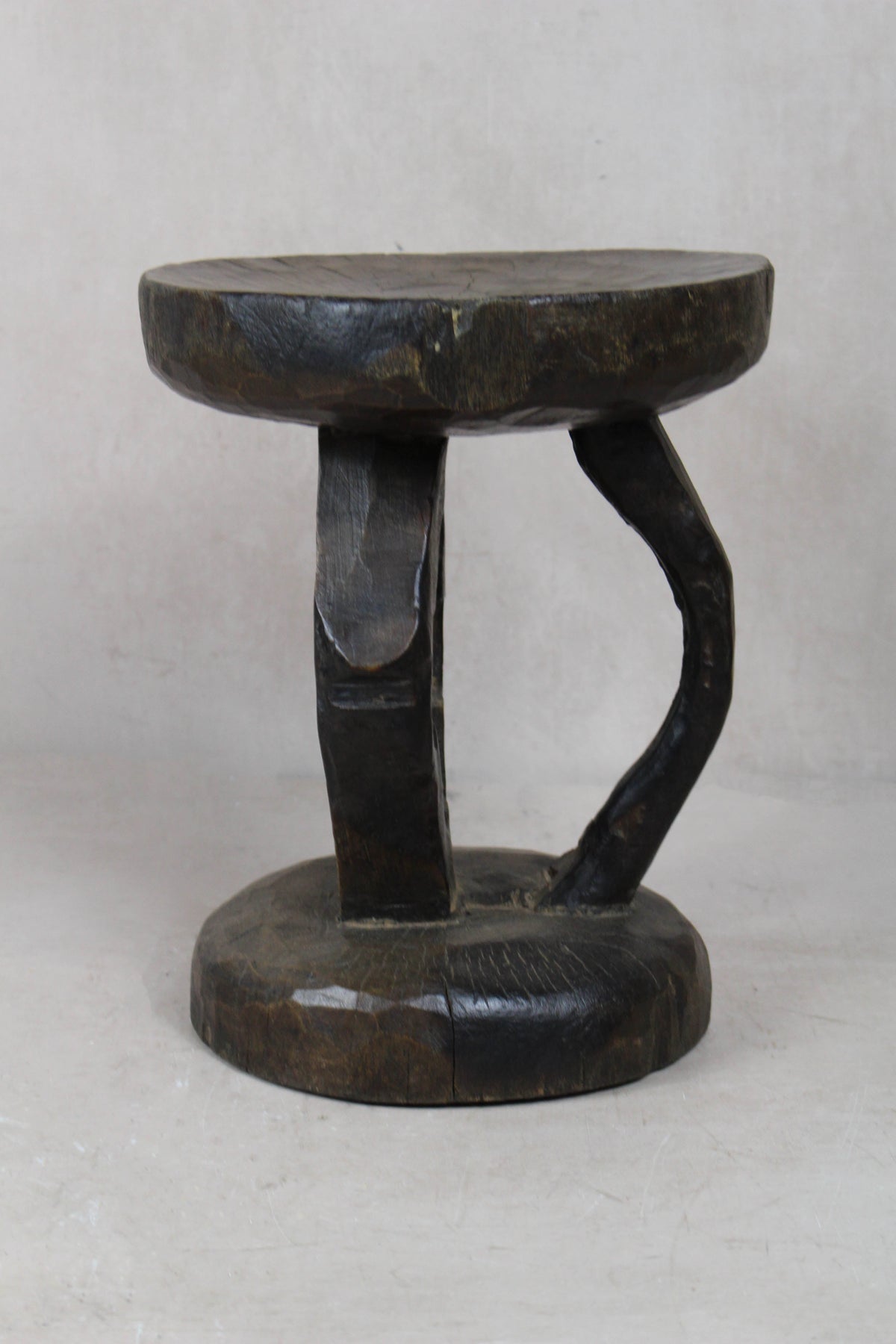 Tonga Stool - 172.16