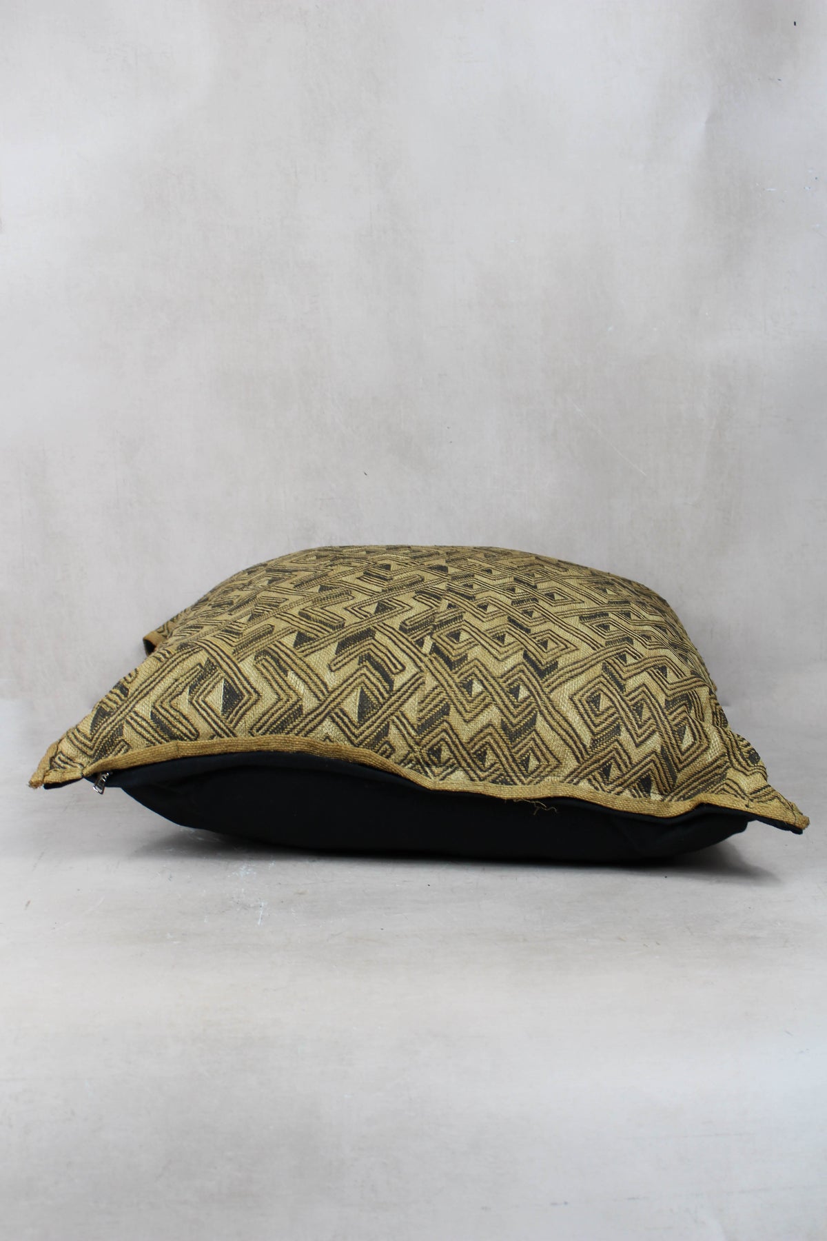 Vintage Showa Cloth Cushion - 25.10