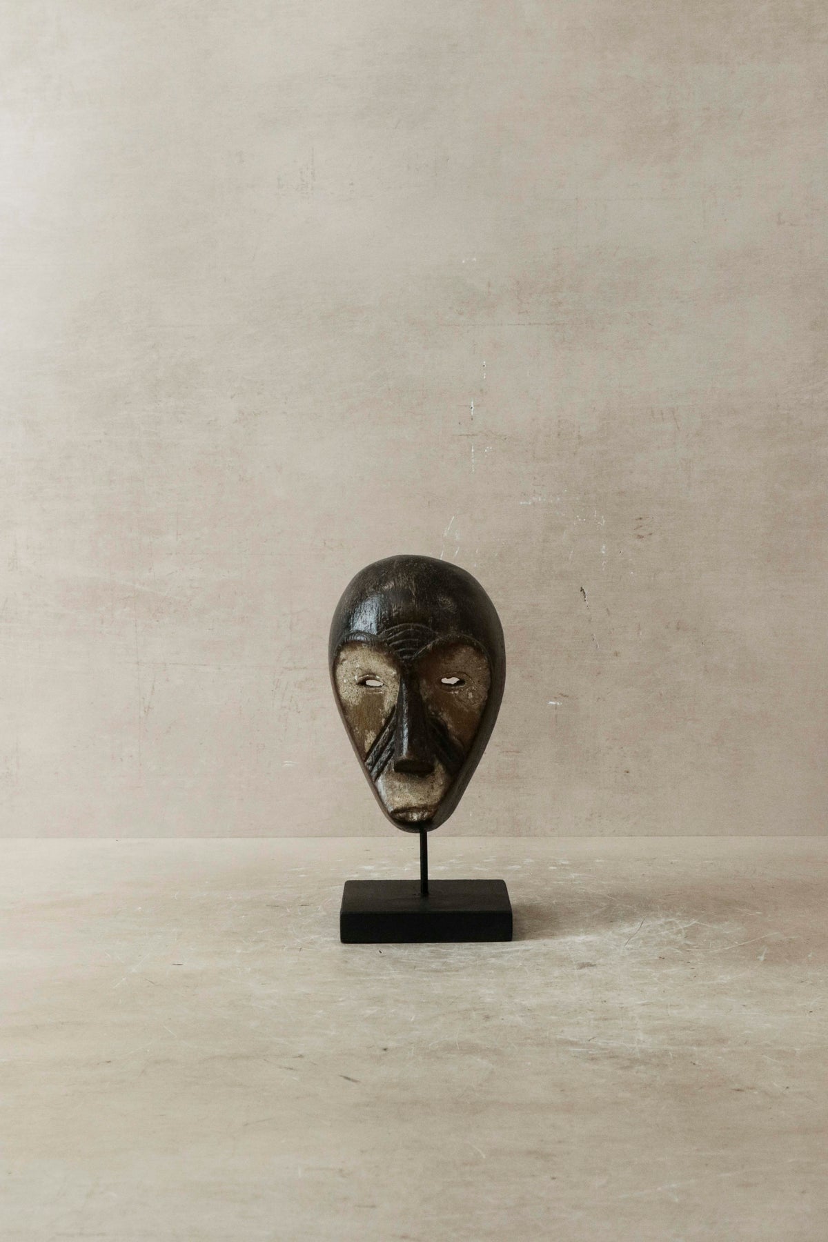 Hand carved African mask small - 60.93