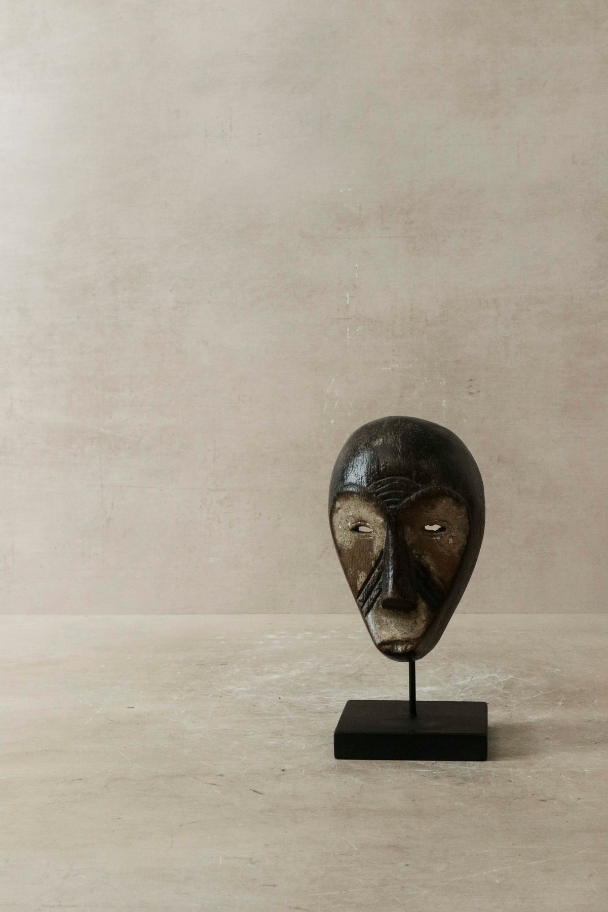 Hand carved African mask small - 60.93