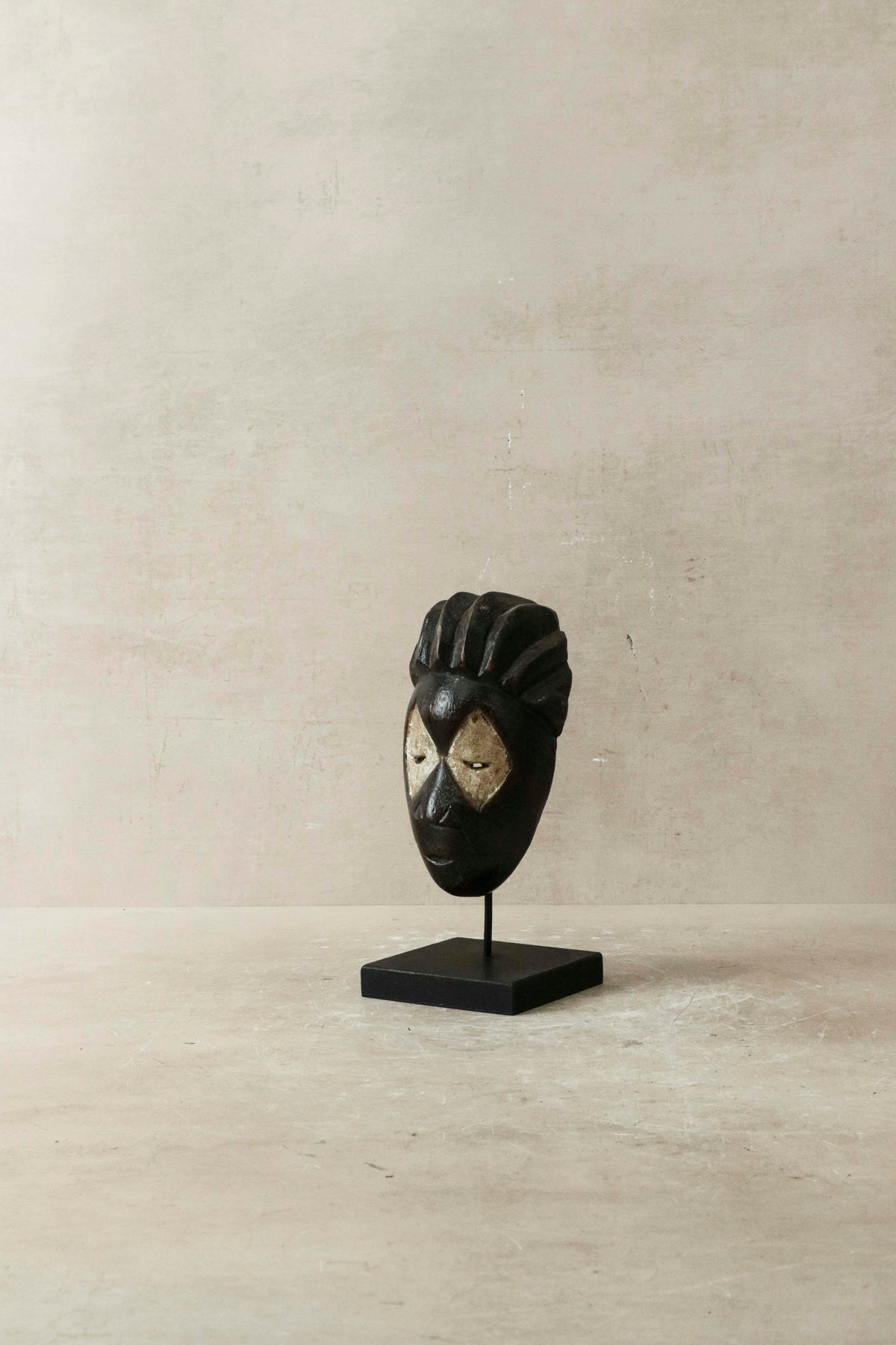 Hand carved African mask small - 60.11