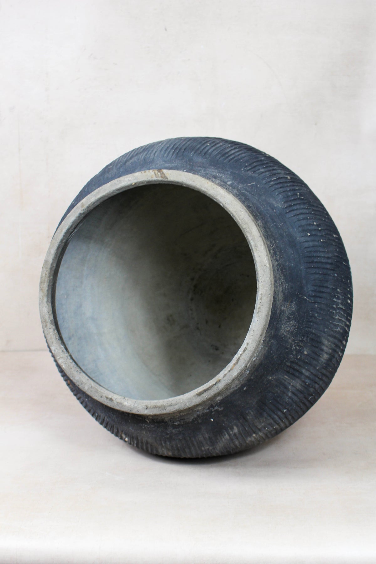 Vintage Textured Grey Pot - VT10