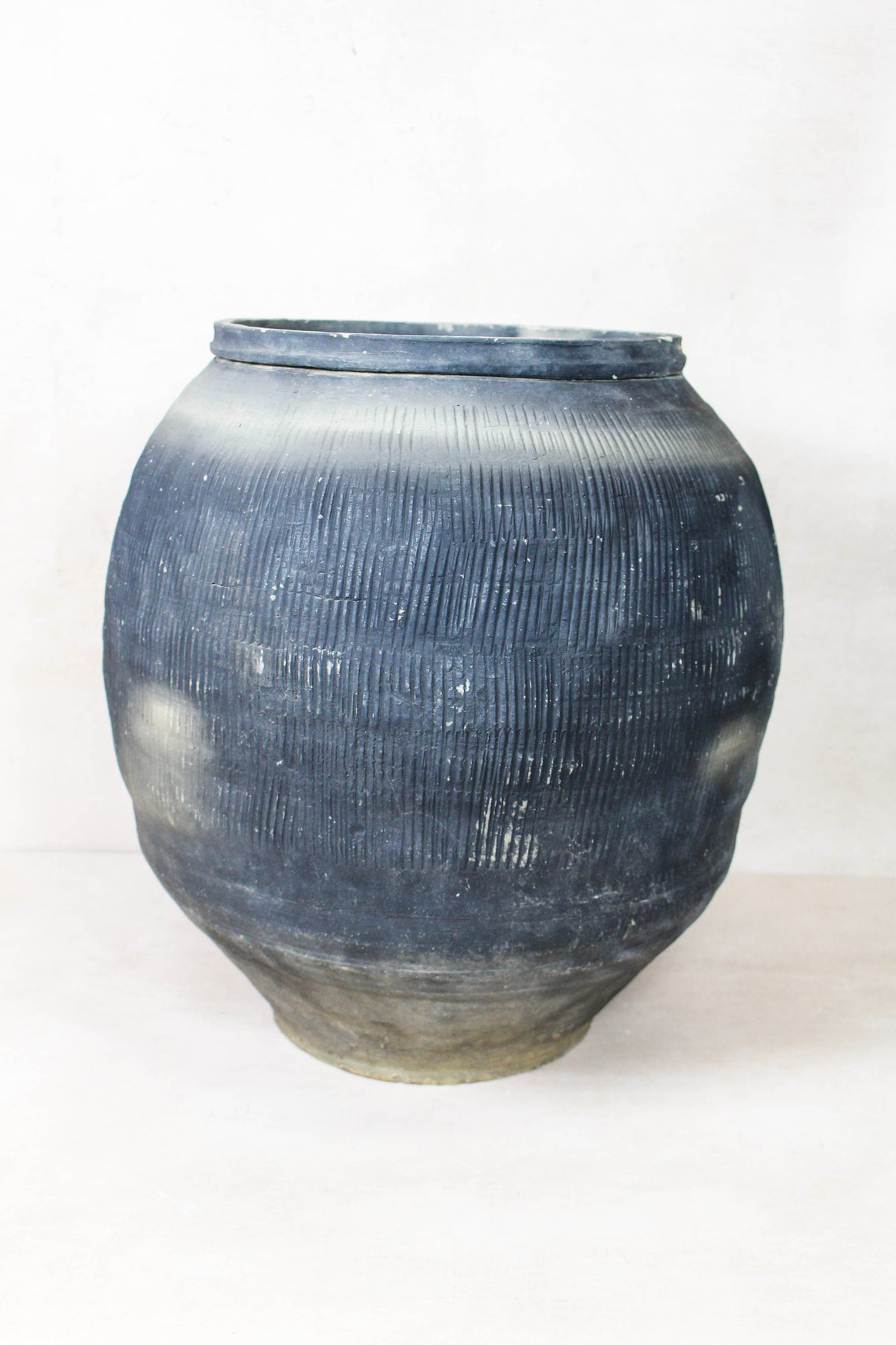 Vintage Textured Grey Pot - VT11