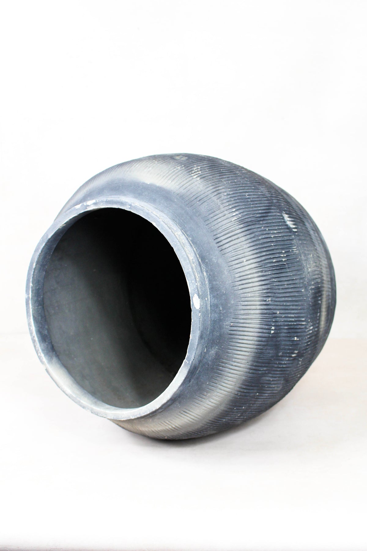 Vintage Textured Grey Pot - VT11