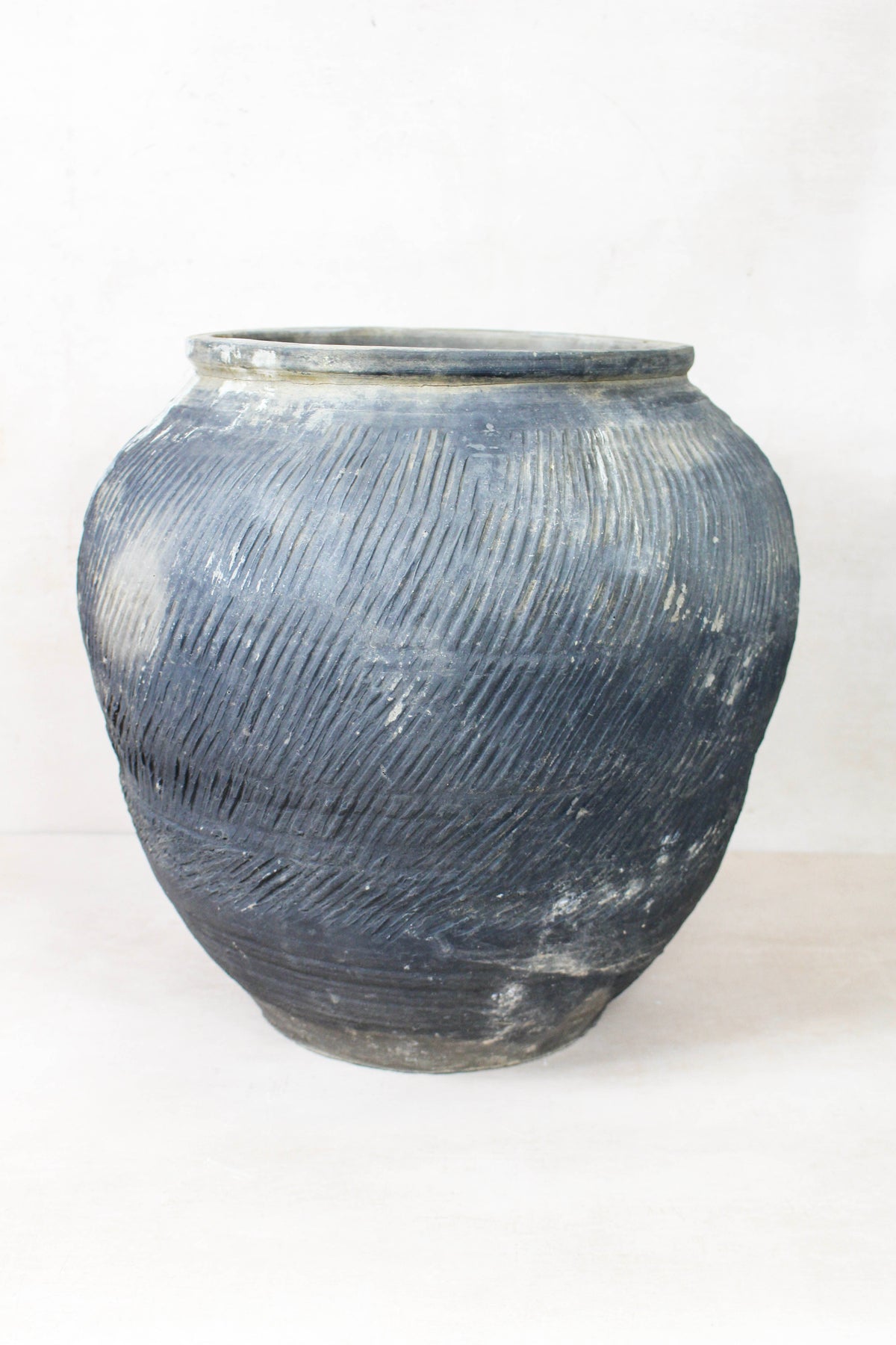Vintage Textured Grey Pot - VT12