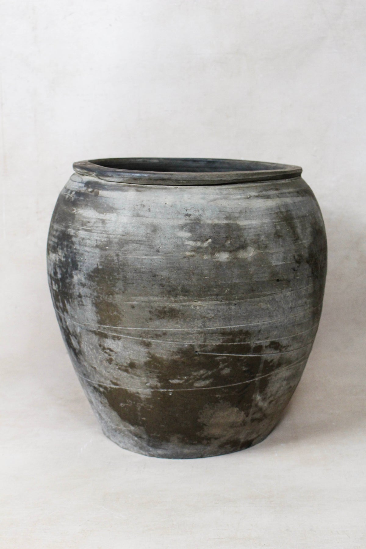 Vintage Dark Grey Pot - 81