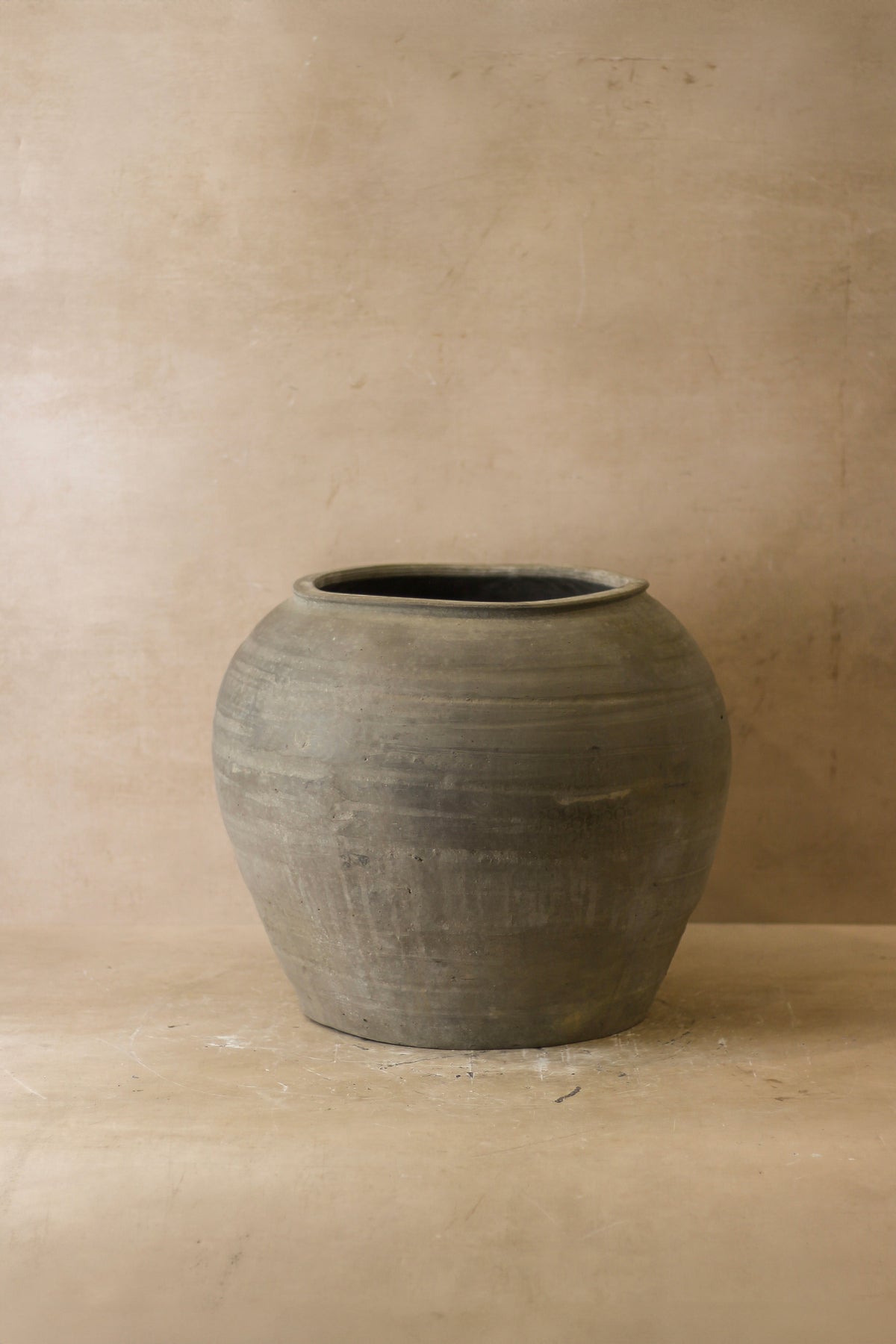 Vintage Dark Pot - No 55