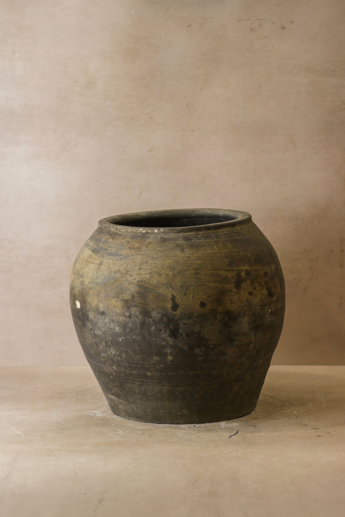 Vintage Dark Pot - No 56