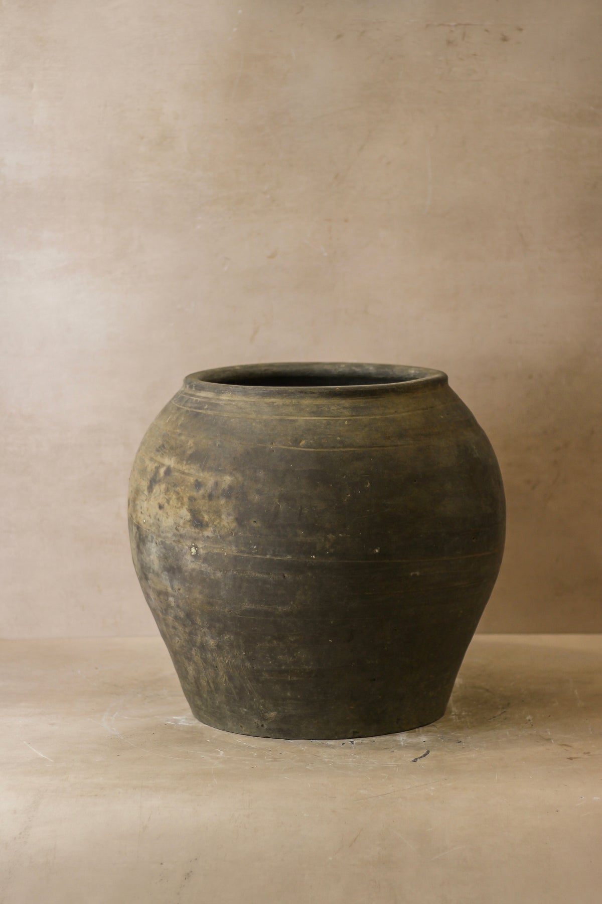 Vintage Dark Pot - No 56