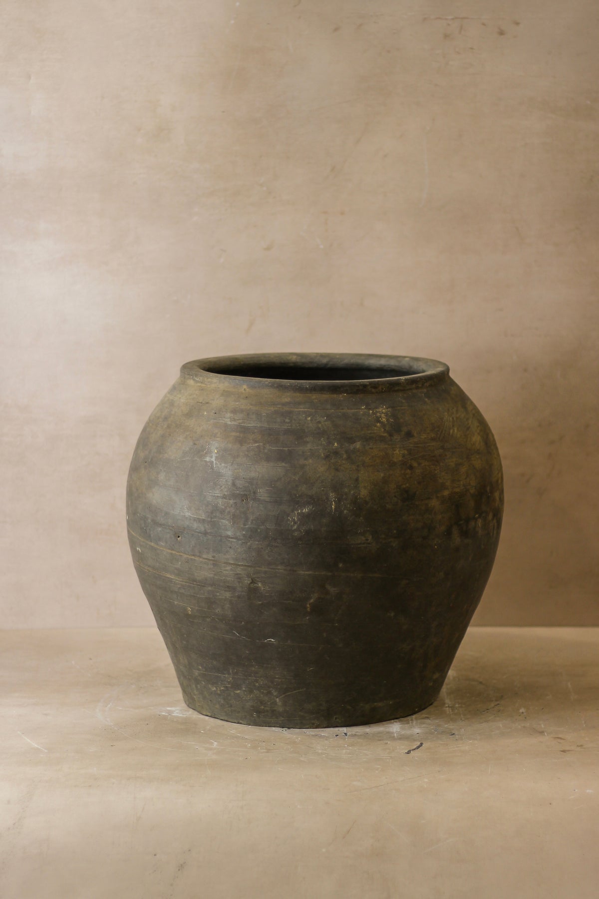 Vintage Dark Pot - No 56