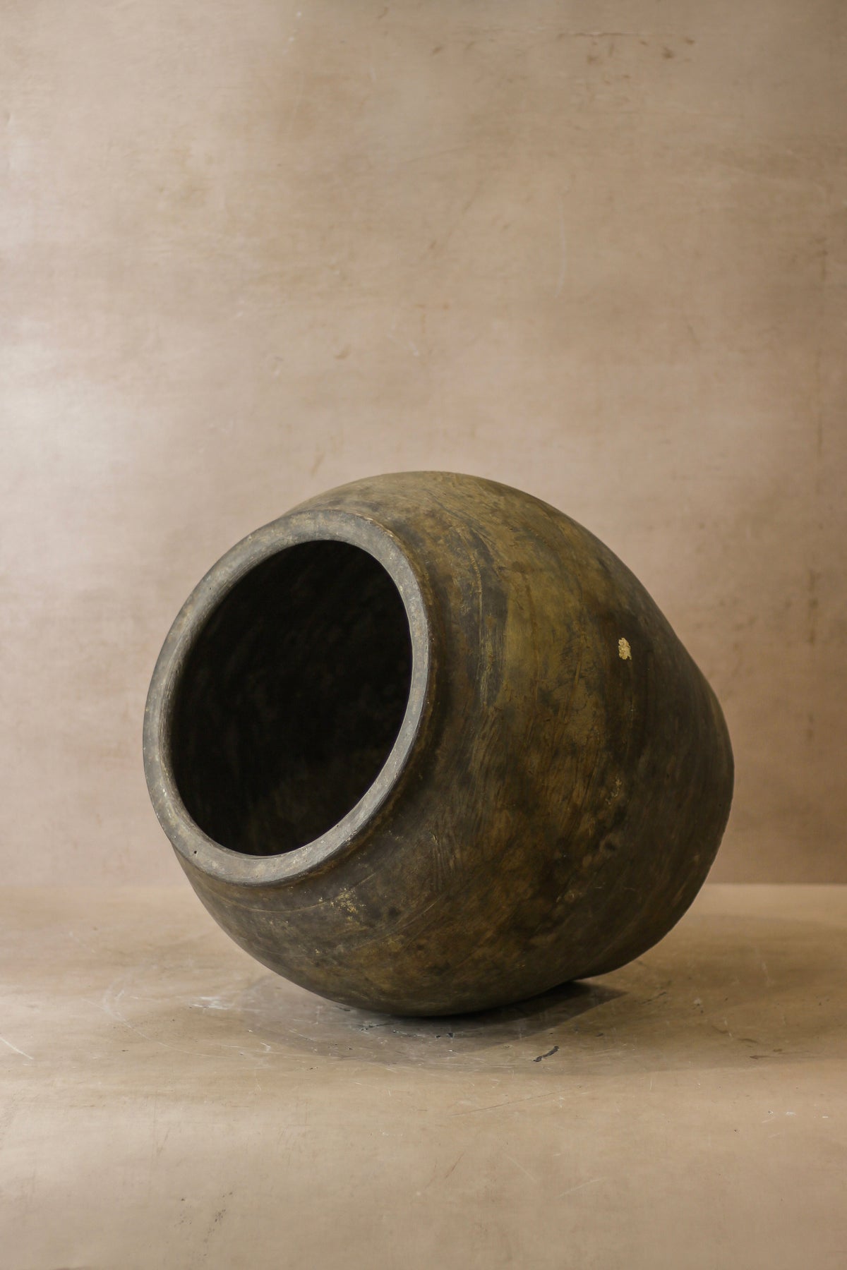 Vintage Dark Pot - No 56