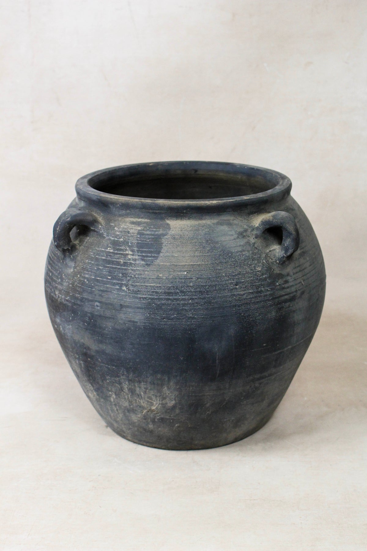 Vintage Dark pot with ears - E4.35