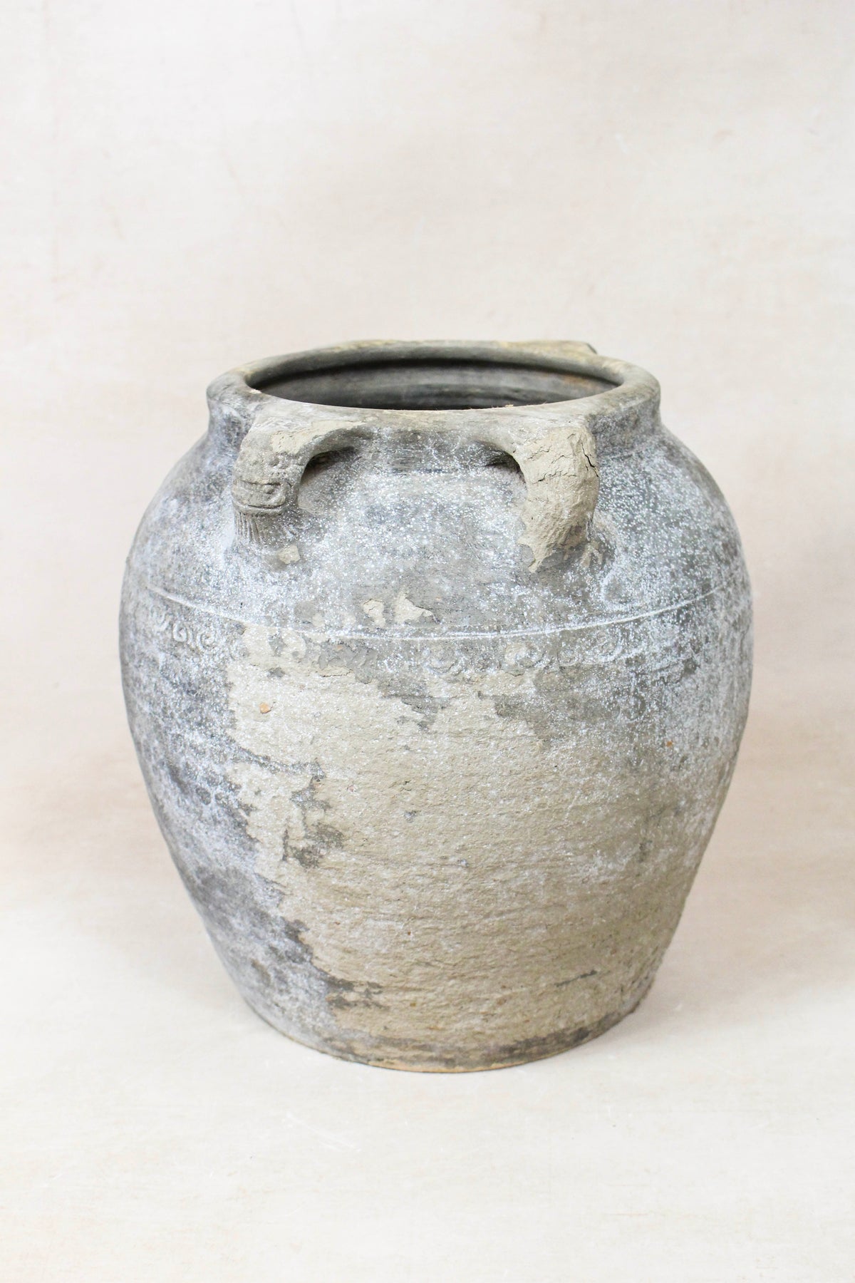 Vintage Lion Ears Dark Pot - DE.35