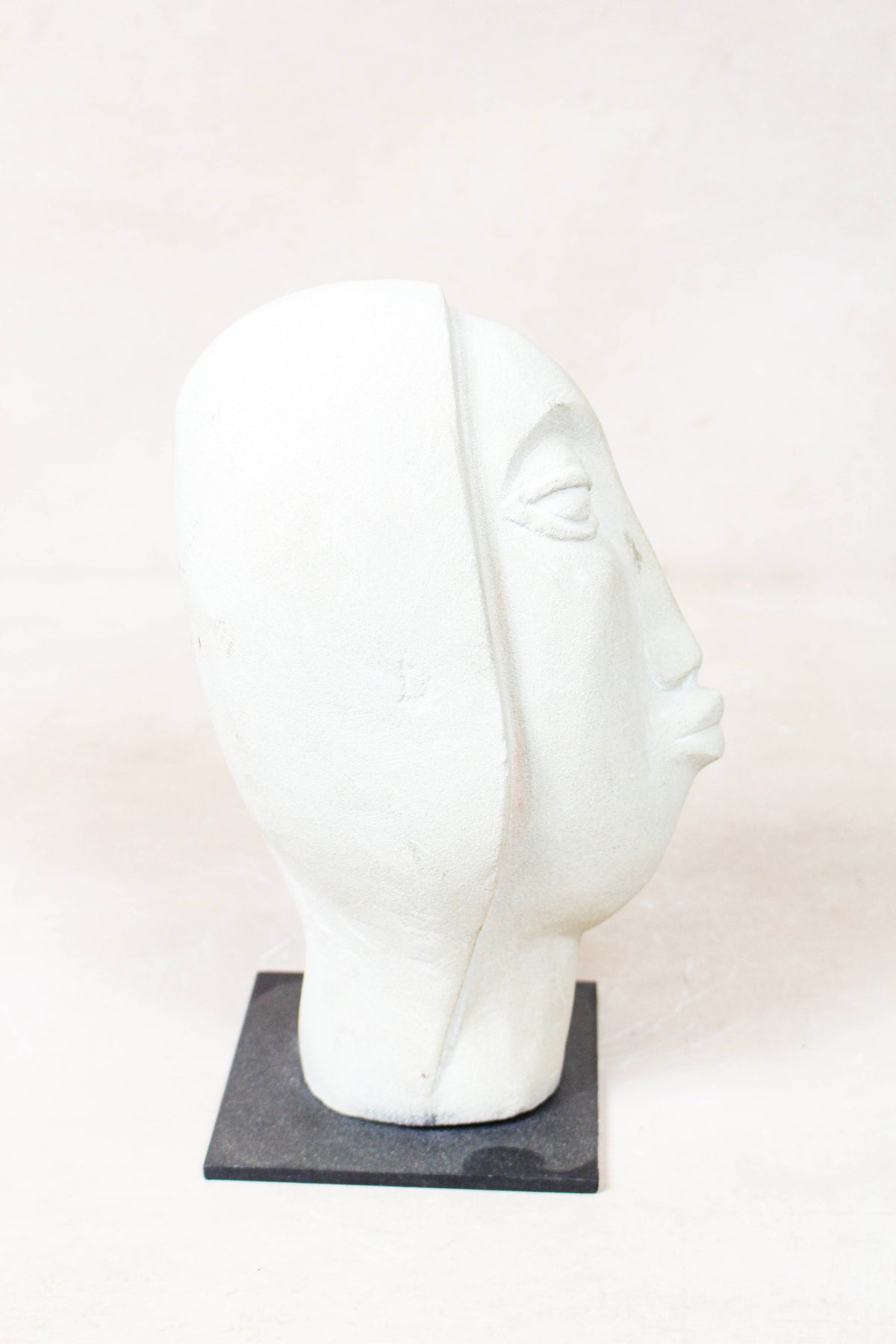 Stone head sculpture by Rizimu Chiwawa Zimbabwe 57.1