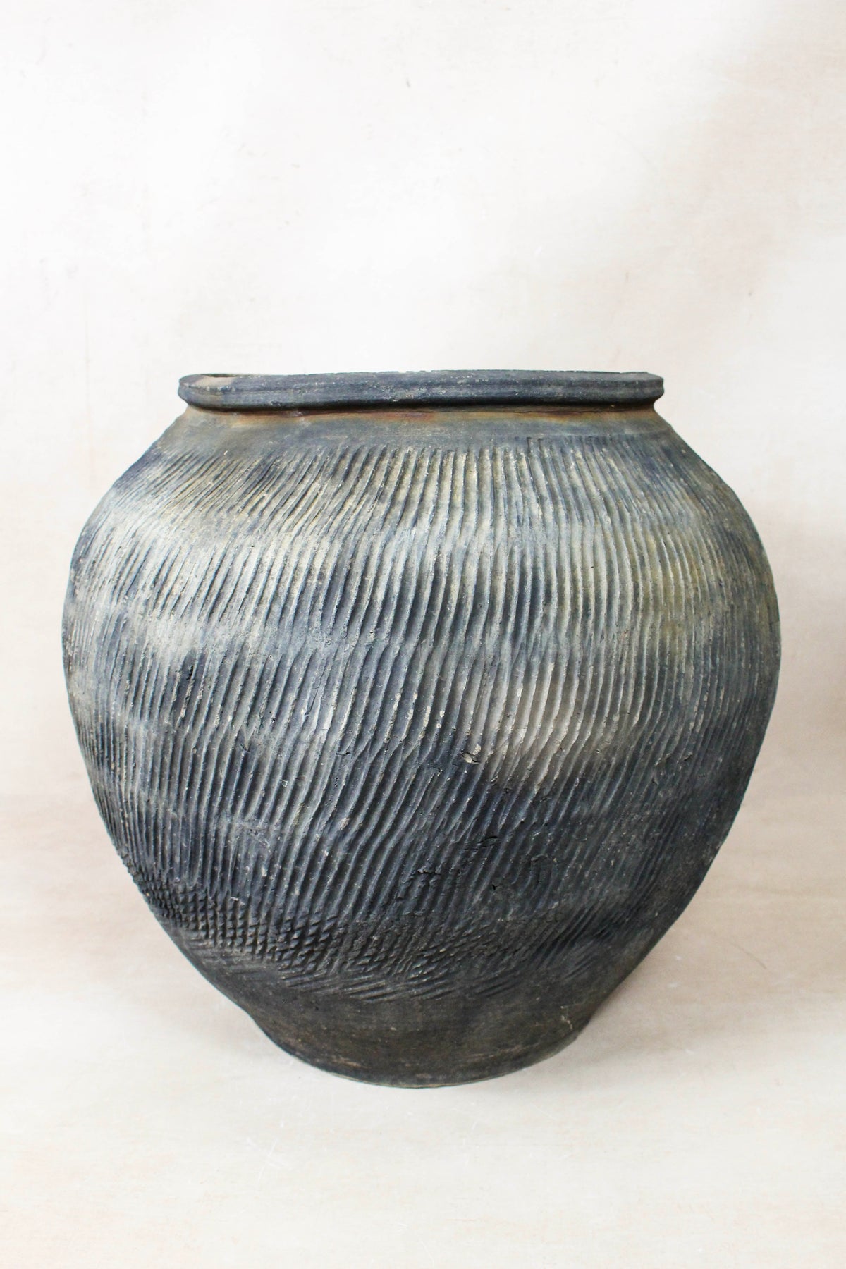 Vintage Textured Grey Pot - VT14
