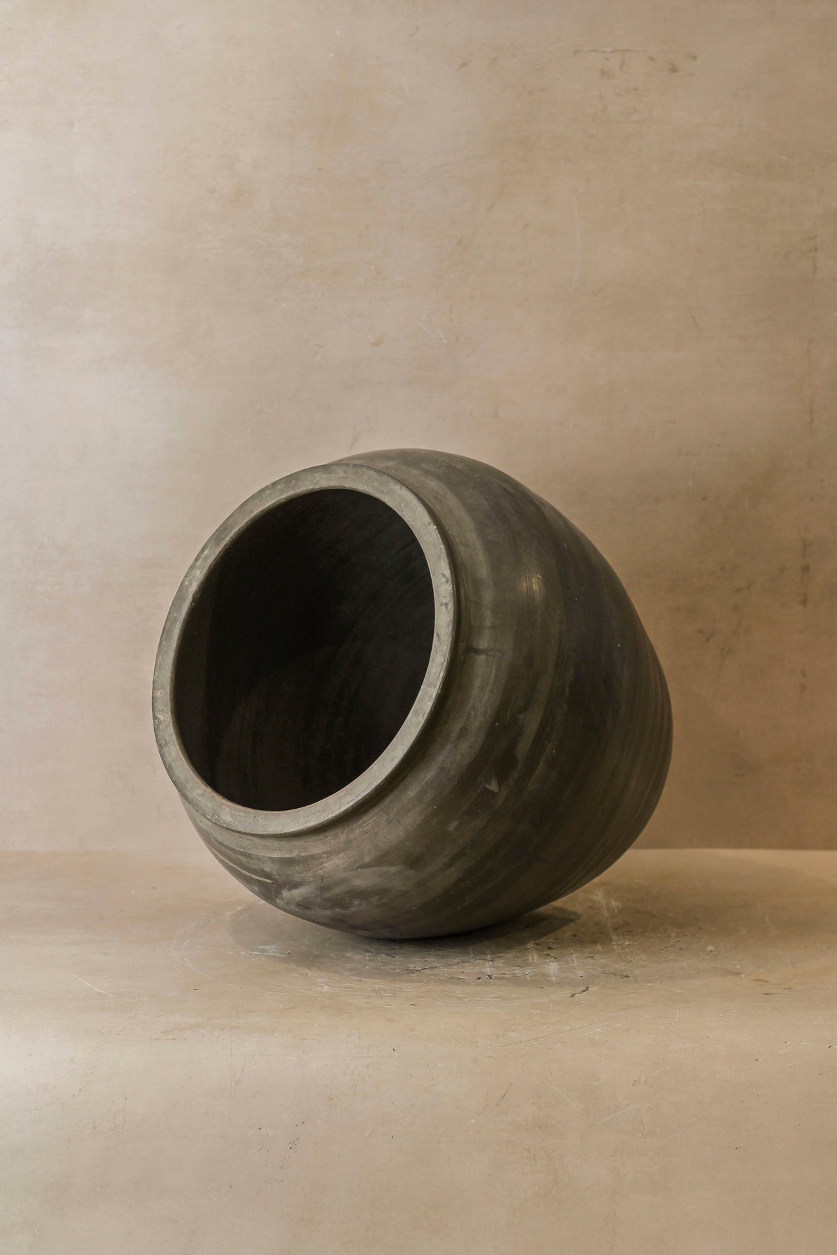 Vintage Dark Pot - No 58