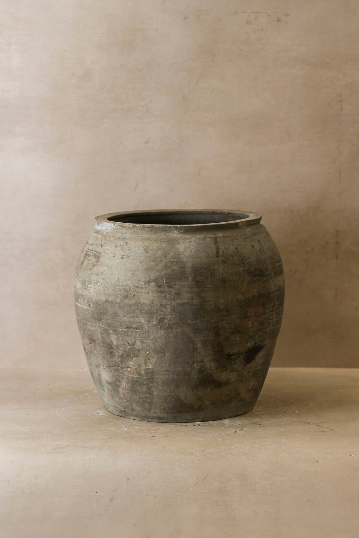 Vintage Dark Pot - No 59