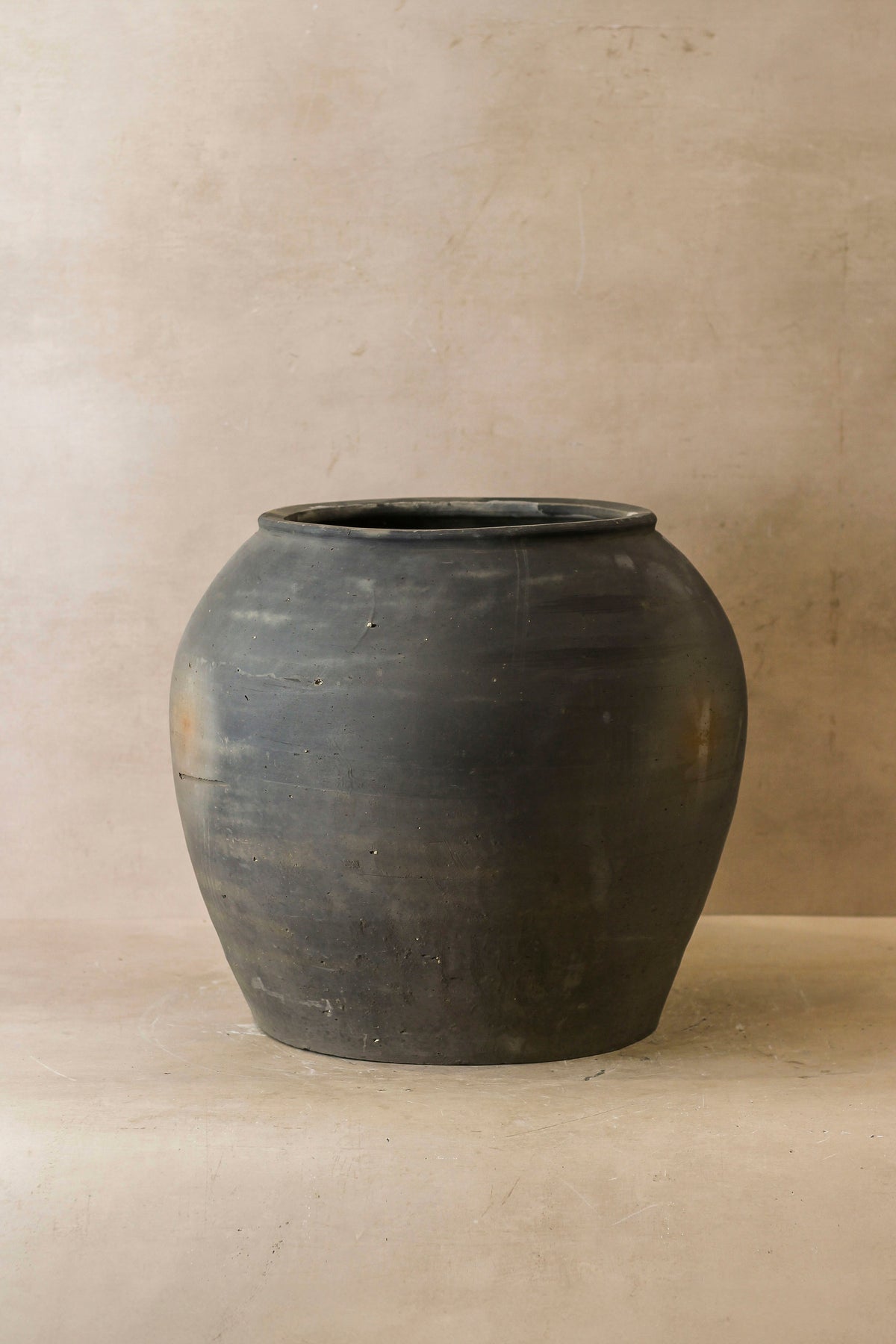 Vintage Dark Pot - No 60