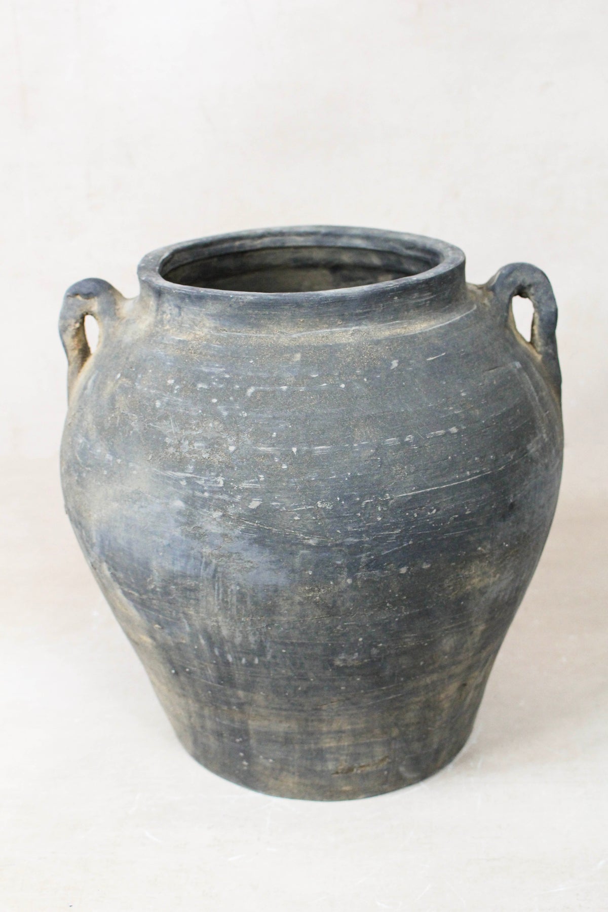 Vintage Dark pot with ears - E2.6
