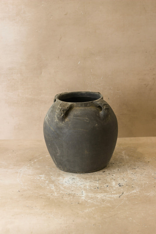 Vintage Lion Ears Dark Pot - De4.9