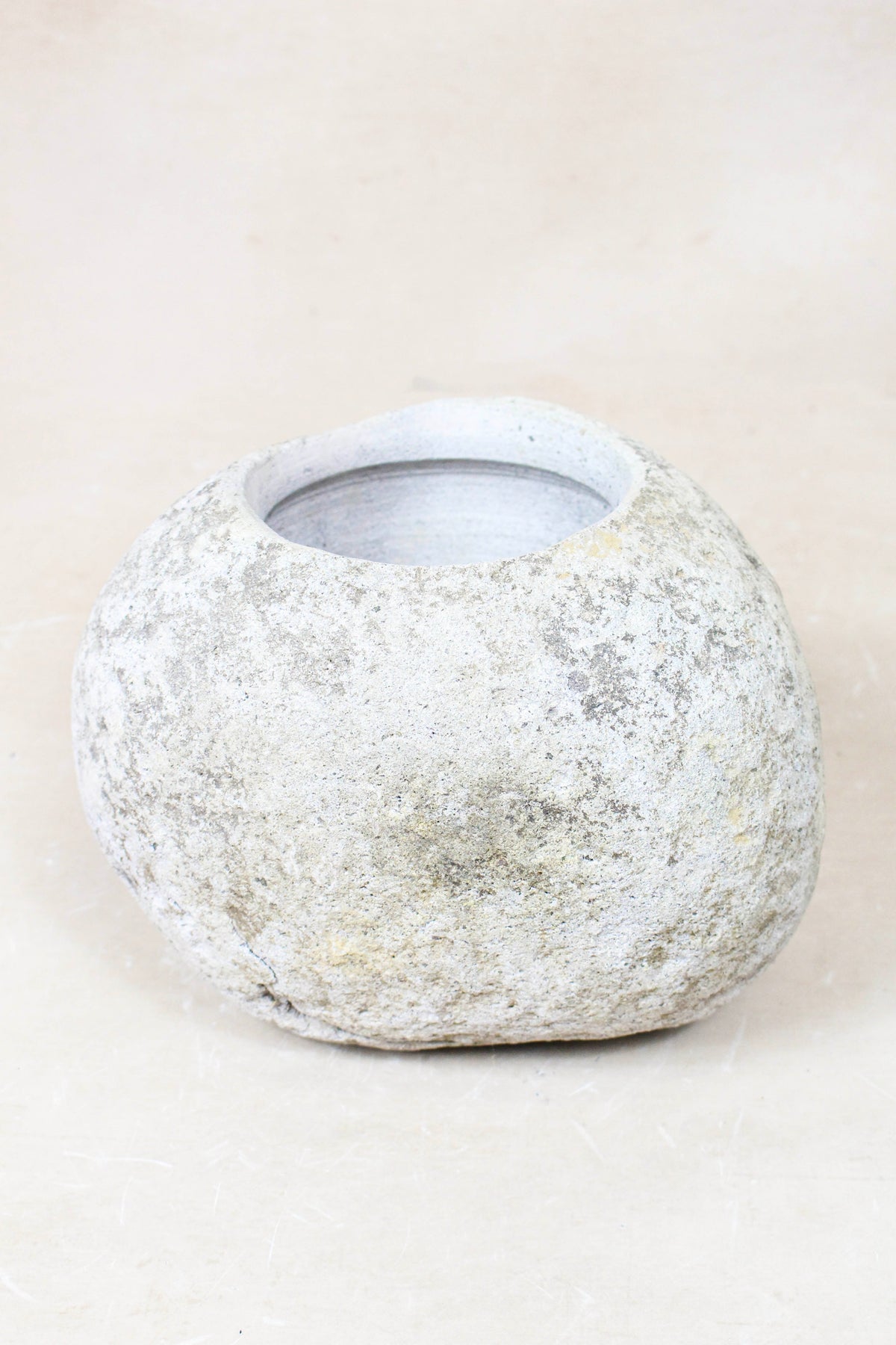 River Stone Planter Pot 22.7