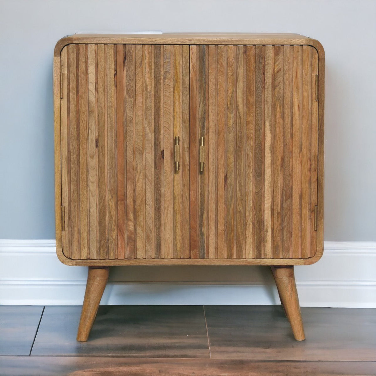T-bar Ridged Cabinet
