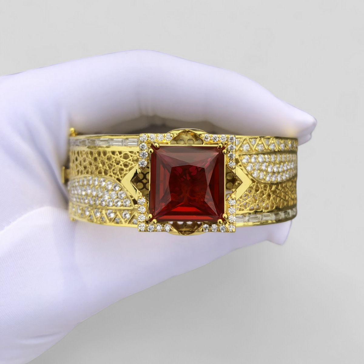 Jaan Aalam Bangle