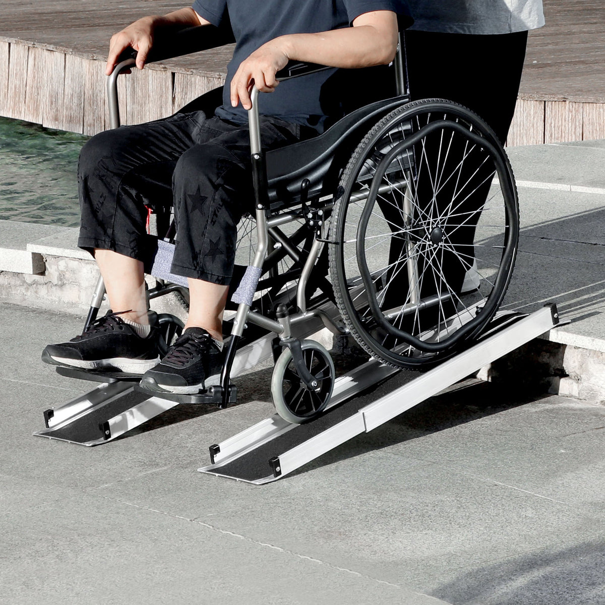 HOMCOM Aluminium Telescopic Wheelchair Ramps, 122cm, 270kg, Folding Ramp