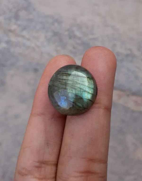 18ct Labradorite Cabochon - Spectrolite- Black Moon Stone - 17.5mm