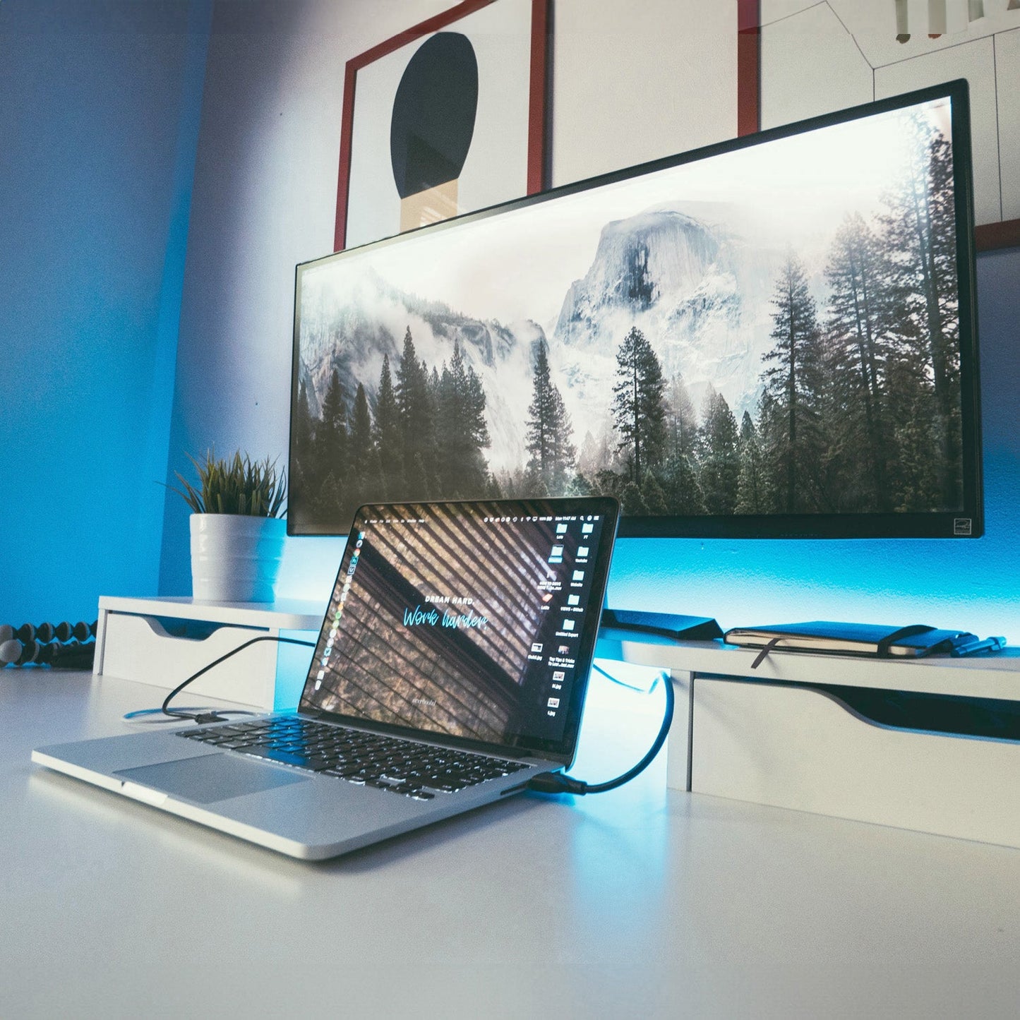 Maplin 8K USB-C to DisplayPort V1.4 Cable with Gold Connectors - Black & Silver, 2m