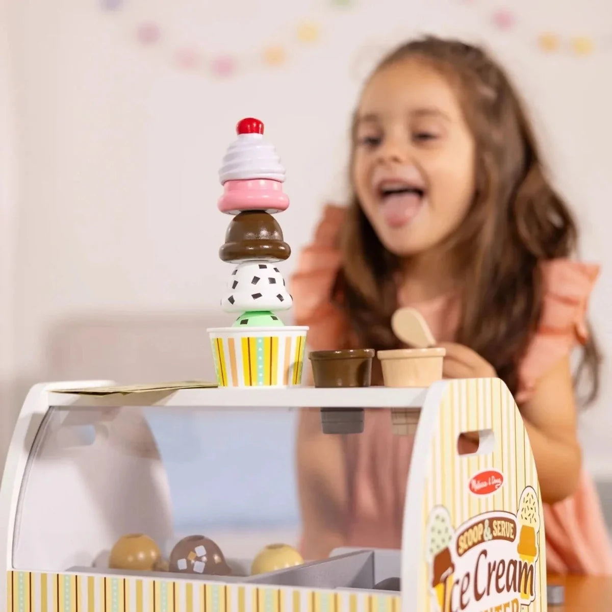 Melissa & Doug Wooden Ice Cream Counter Play Set