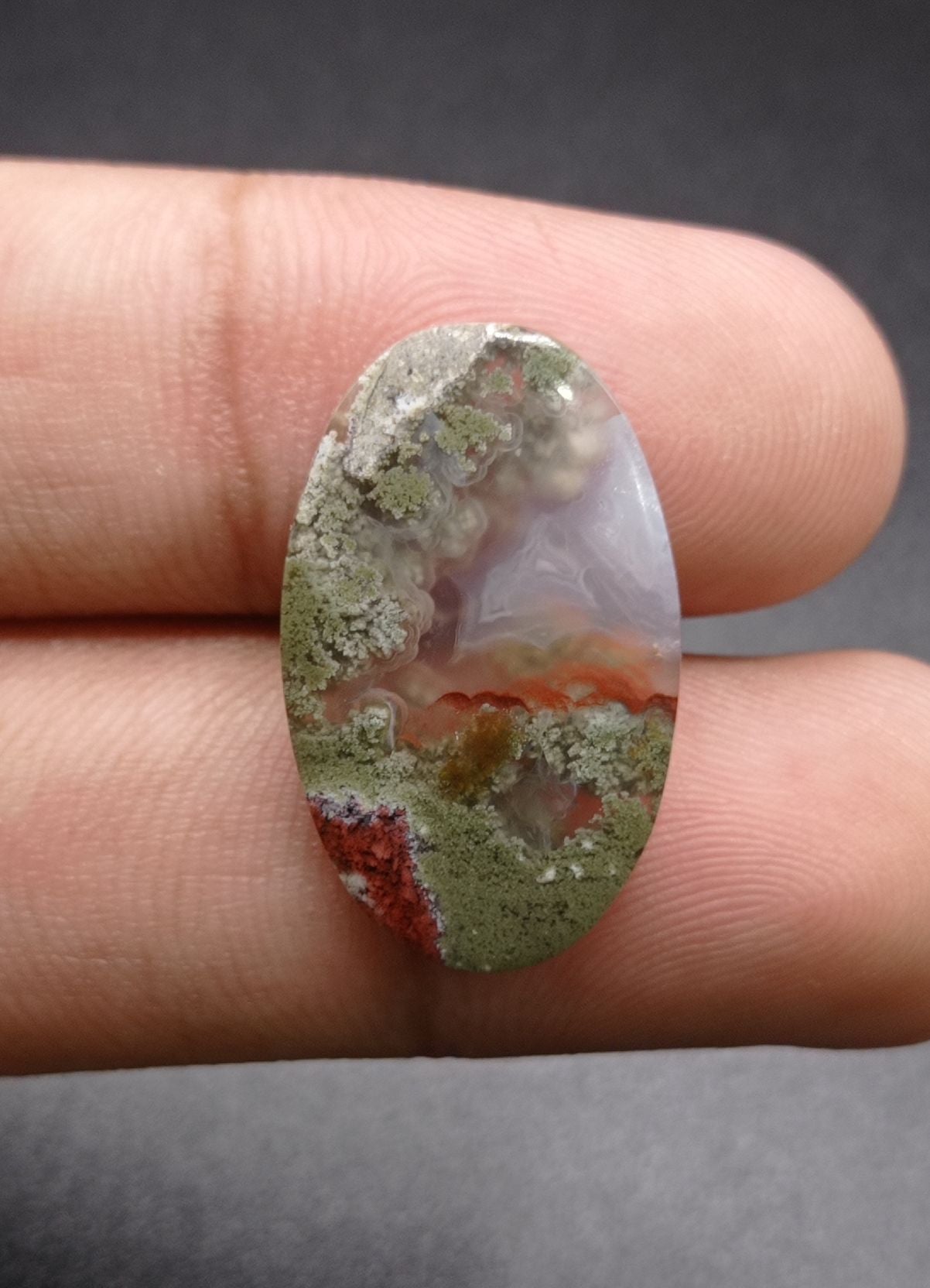 13.7ct Moss Agate - Green Moss Agate - 26x16x4mm