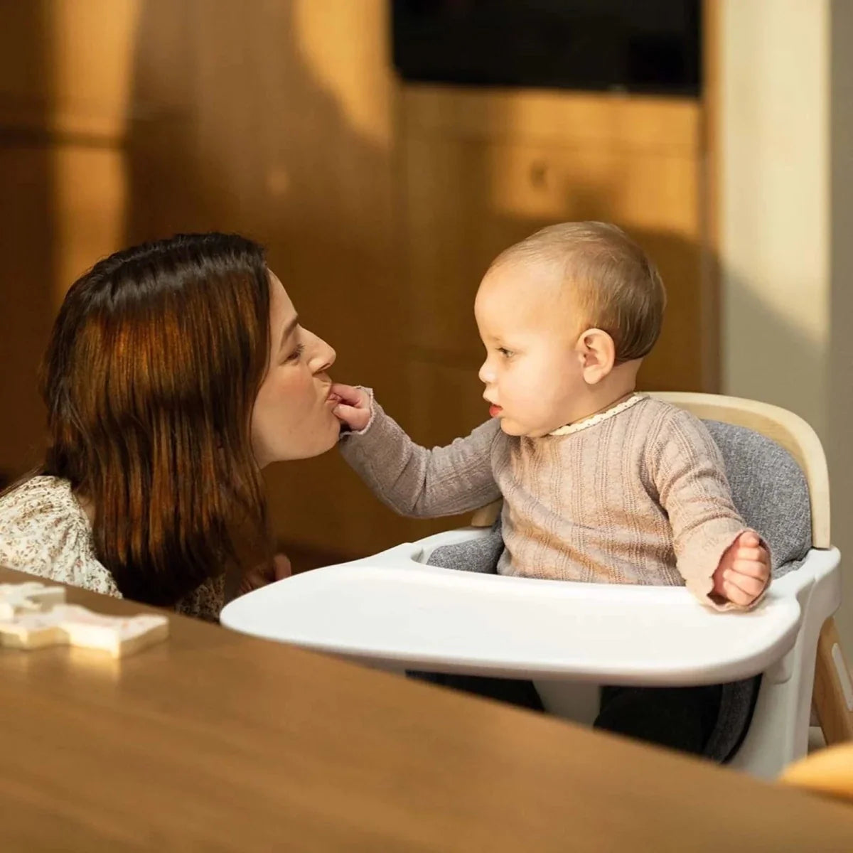 Nuna Bryn Highchair - Walnut