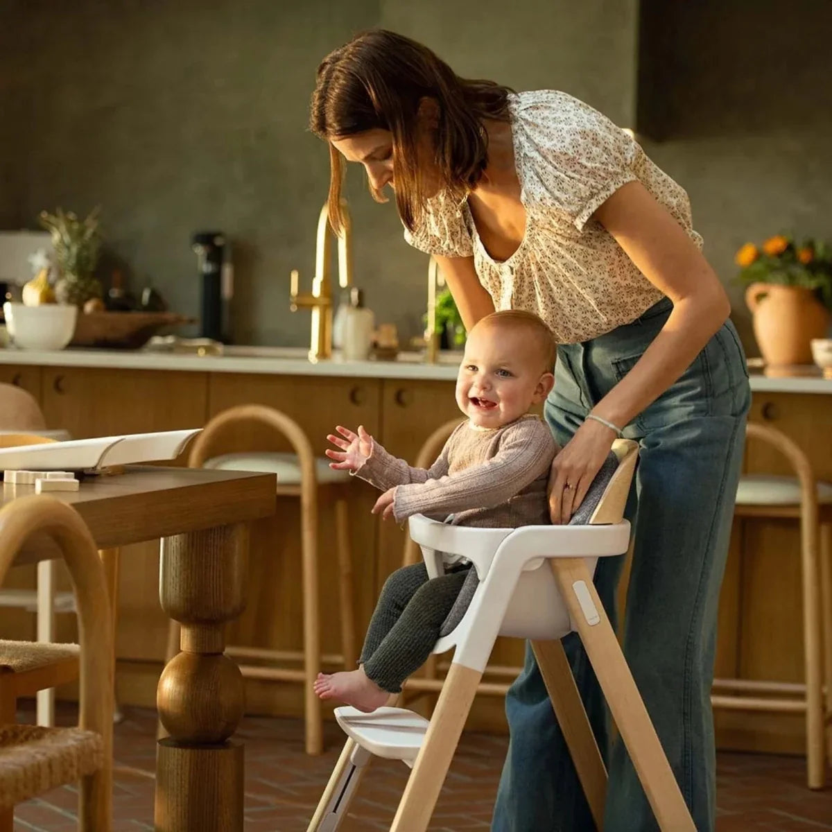 Nuna Bryn Highchair - Walnut