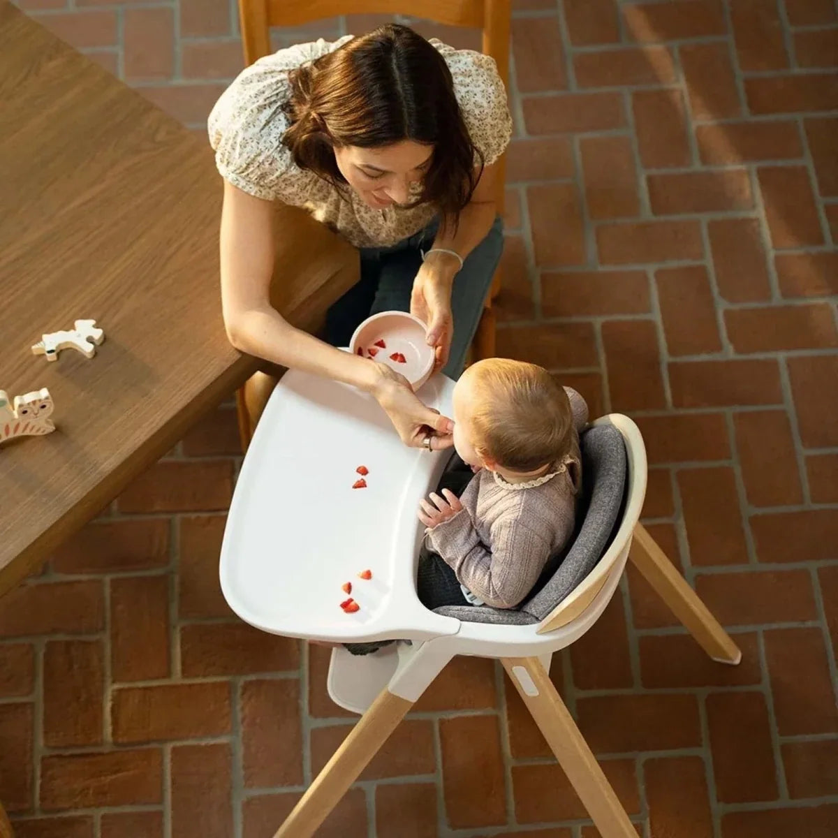 Nuna Bryn Highchair - Walnut