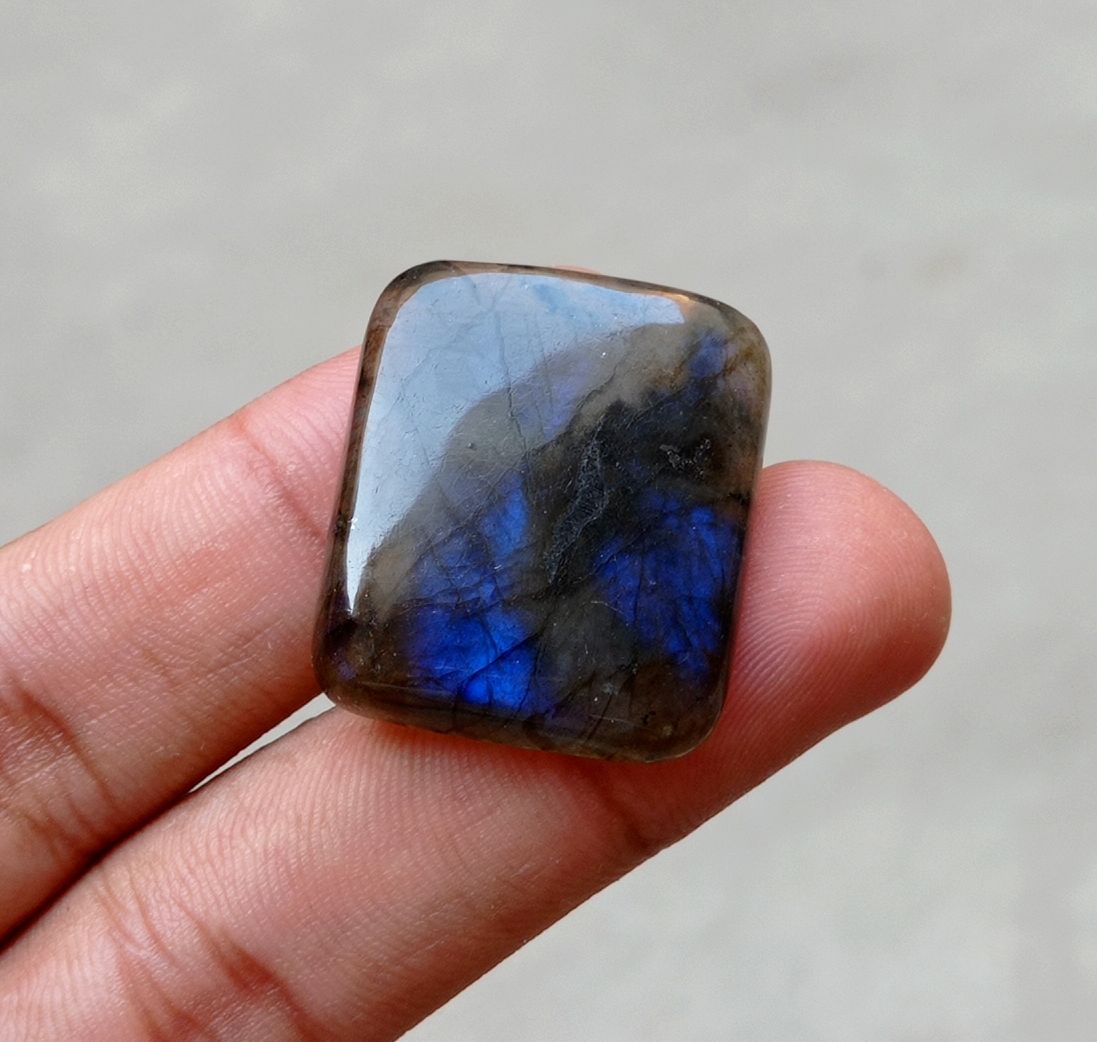 56.6ct Labradorite Cabochon - Spectrolite- Black Moon Stone - 31x26mm