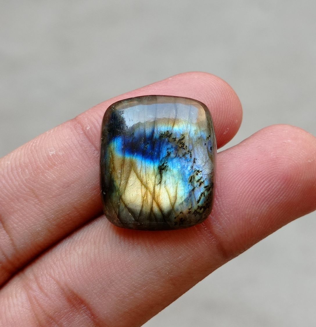 29.8ct Labradorite Cabochon - Spectrolite- Black Moon Stone - 23x20mm