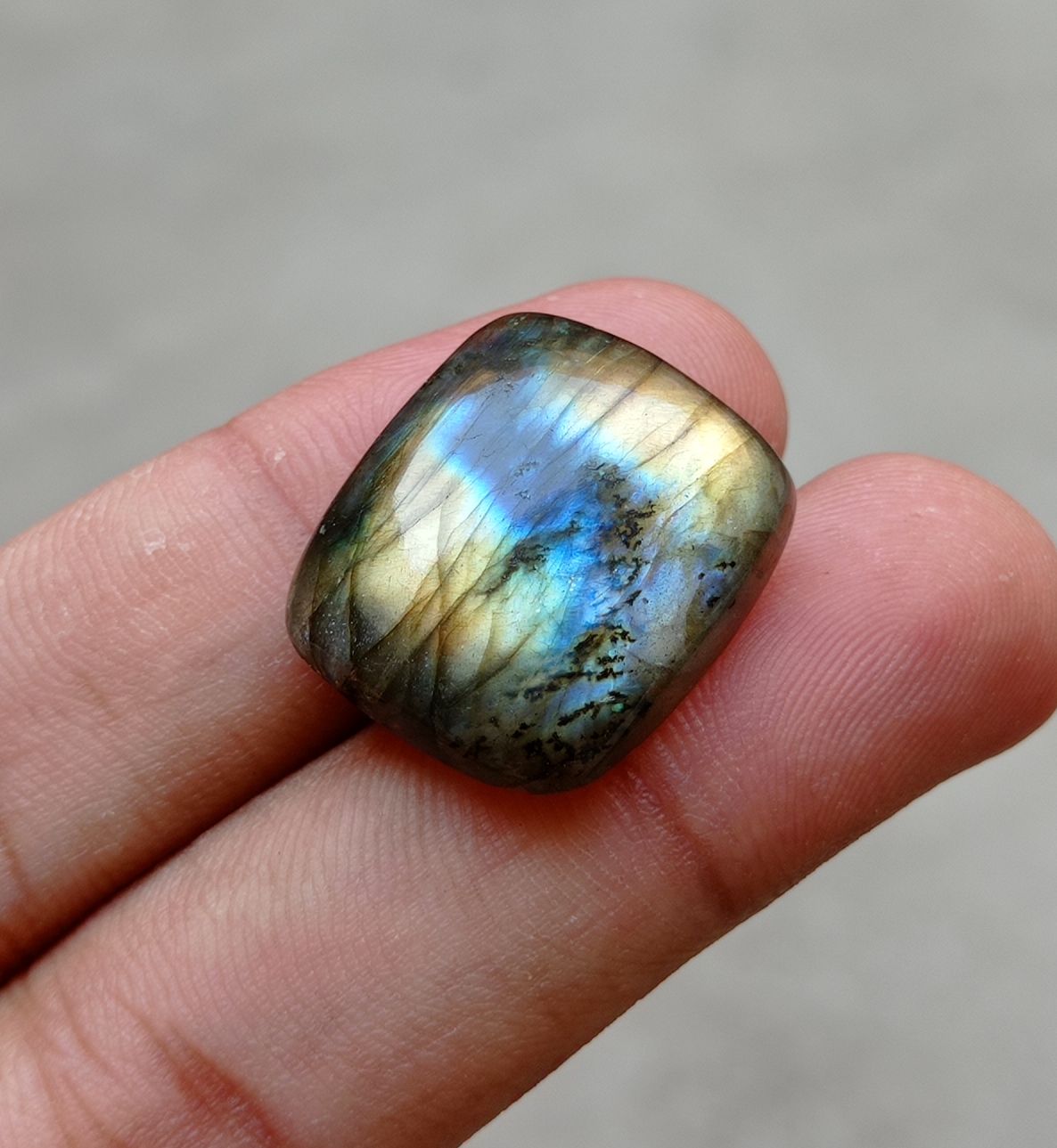 29.8ct Labradorite Cabochon - Spectrolite- Black Moon Stone - 23x20mm